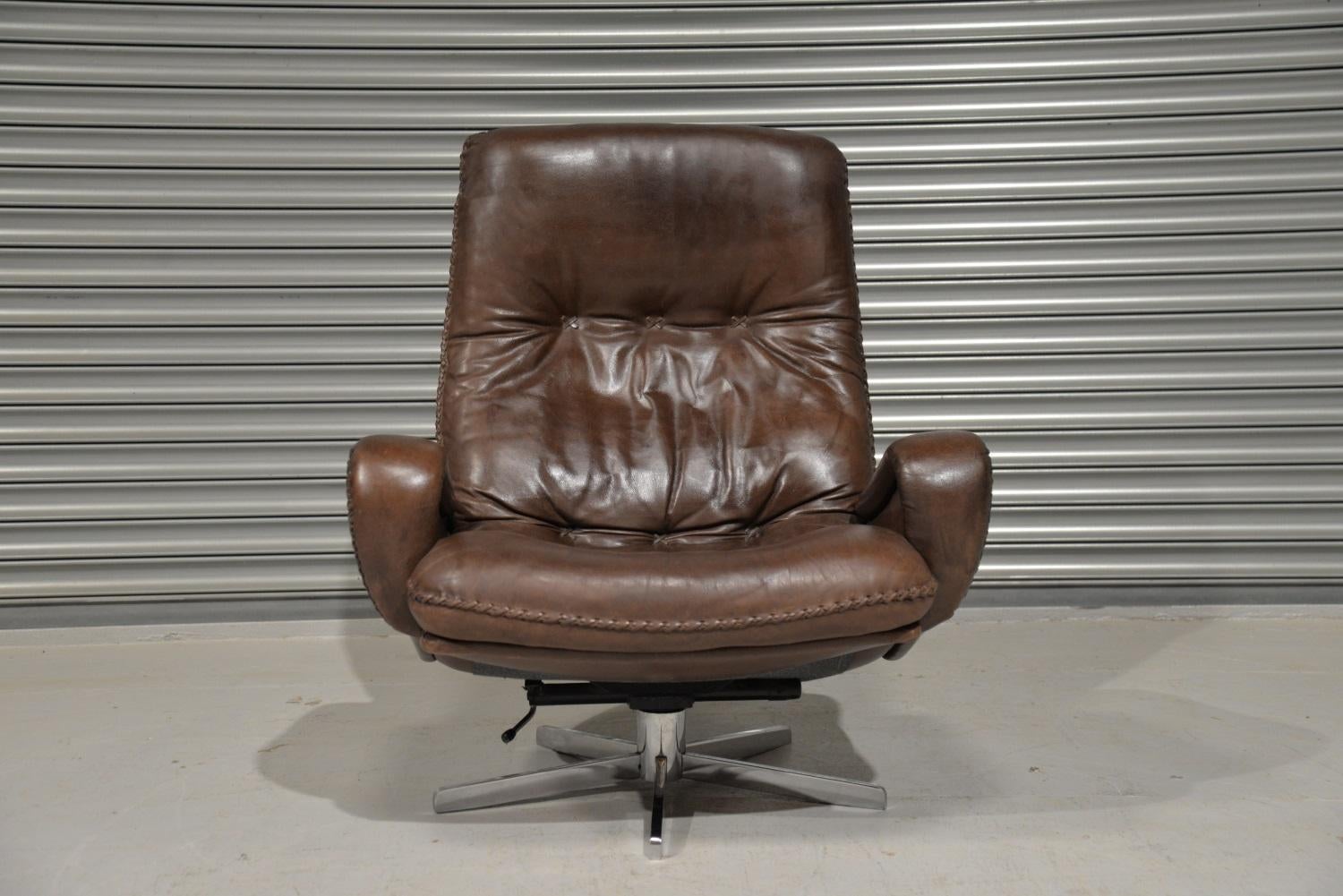 Vintage James Bond De Sede S231 Swivel Armchair and Ottoman, Switzerland 1960s In Good Condition In Fen Drayton, Cambridgeshire