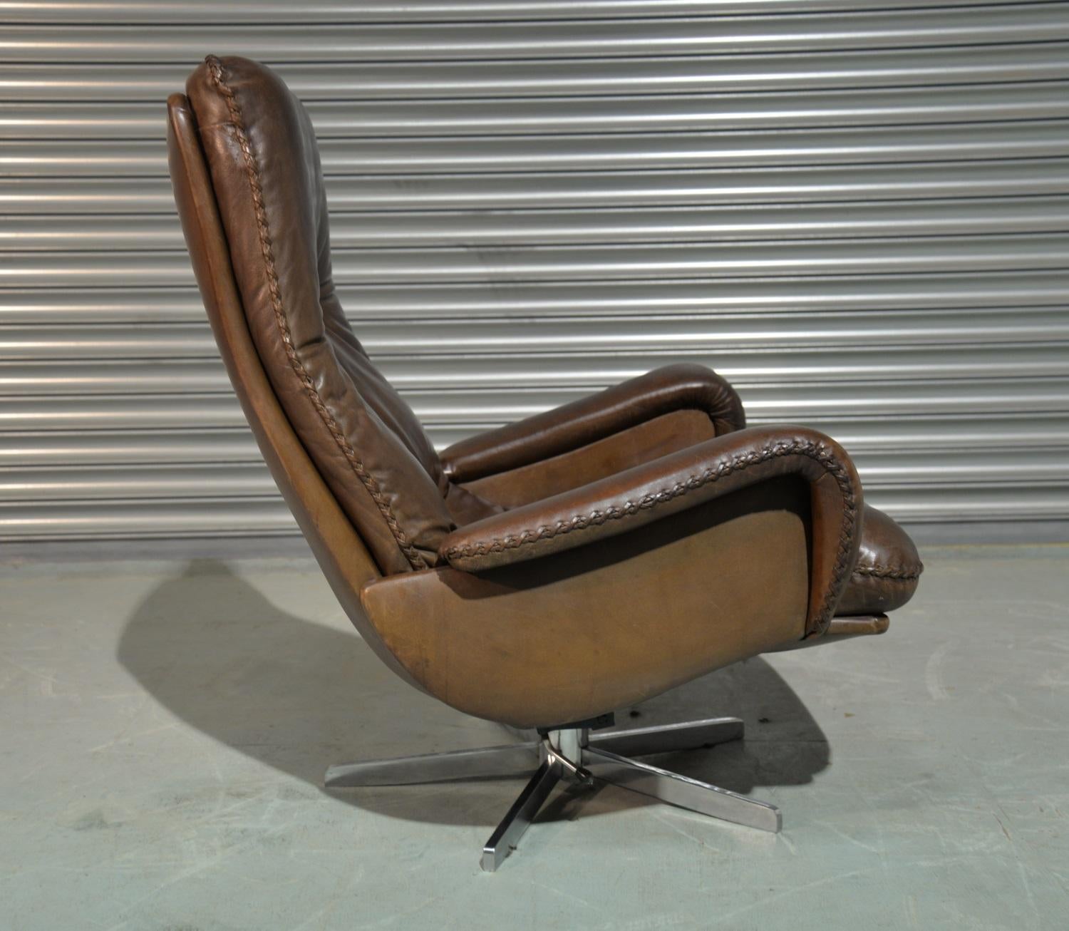 Vintage James Bond De Sede S231 Swivel Armchair and ottoman, Switzerland 1960s In Good Condition For Sale In Fen Drayton, Cambridgeshire