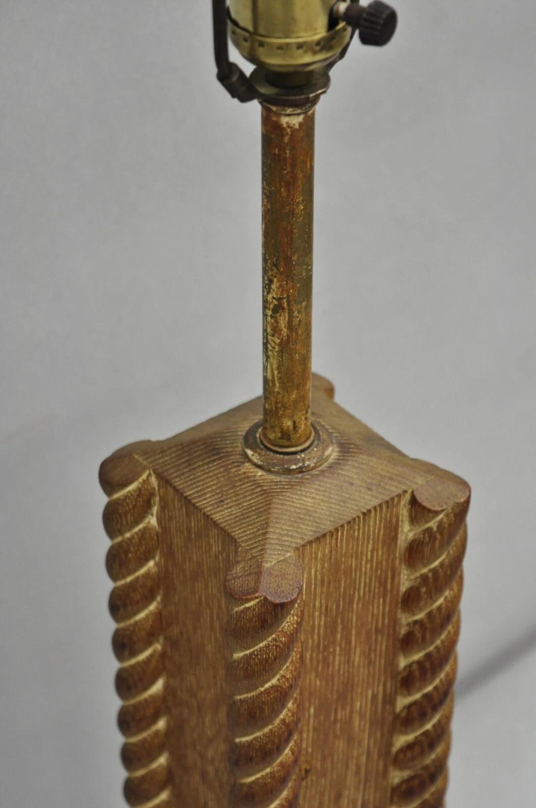 Vintage James Mont Style Mid Century Modern Cerused Oak Spiral Carved Table Lamp en vente 2