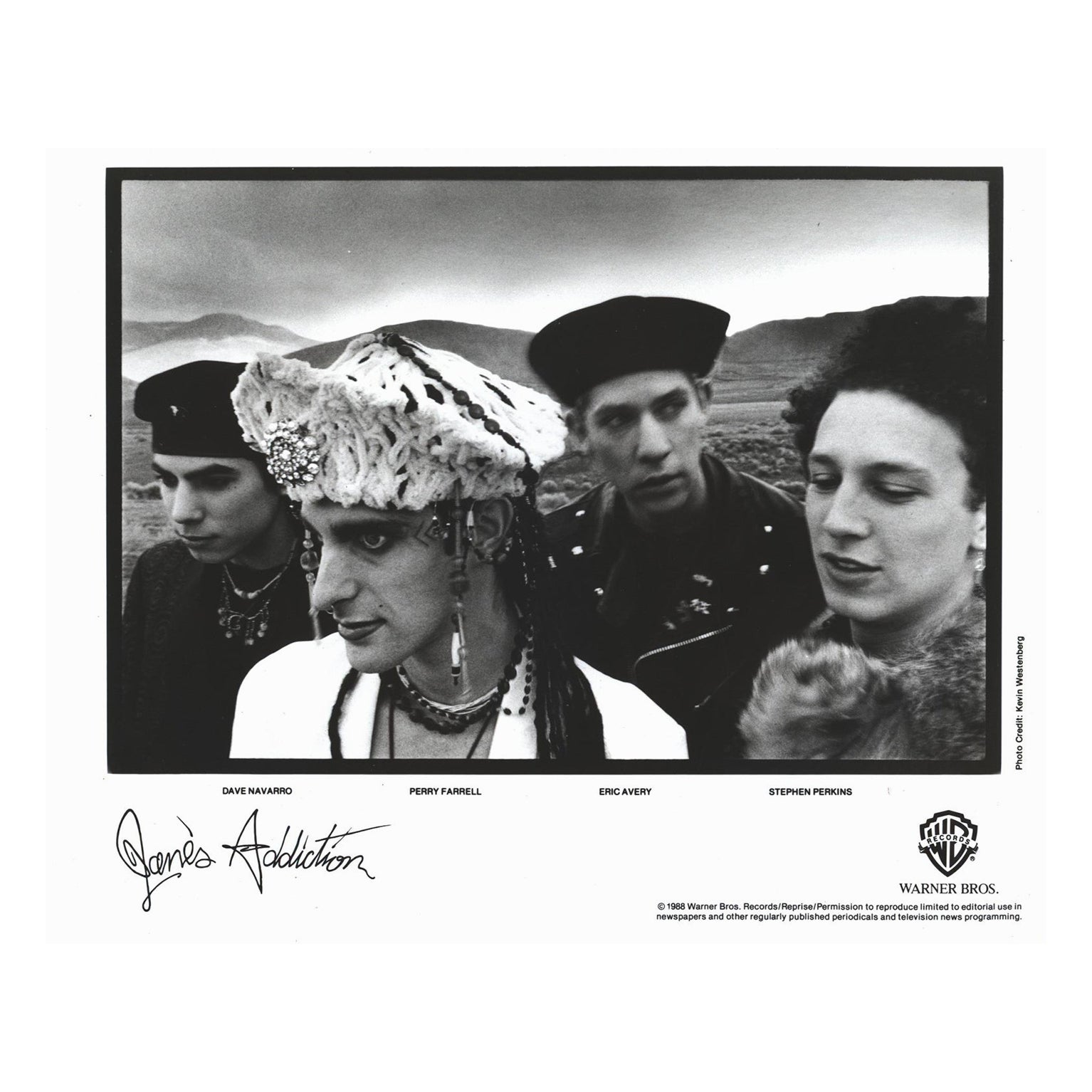 Vintage Jane's Addiction Pressefoto ca. Anfang der 1990er Jahre + Jane's Addiction at The World Halloween weekend 1988 Flyer (2 Einzelstücke):
Seltenes Vintage Original Jane's Addiction Pressefoto & Ankündigungsflyer anlässlich eines historischen