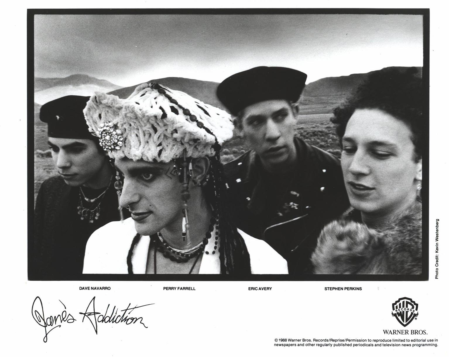 Jane's Addiction press Photograph & gig flyer (Set von 2), Vintage (Ende des 20. Jahrhunderts) im Angebot