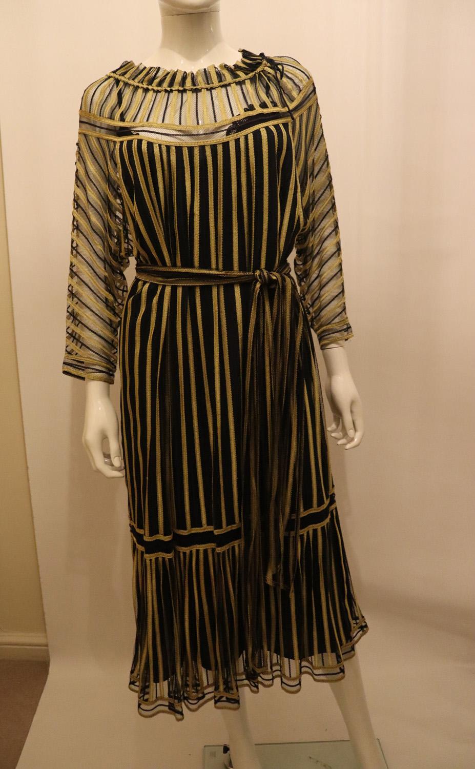 Vestido vintage negro y dorado de Janice Wainwright en Bueno estado para la venta en London, GB