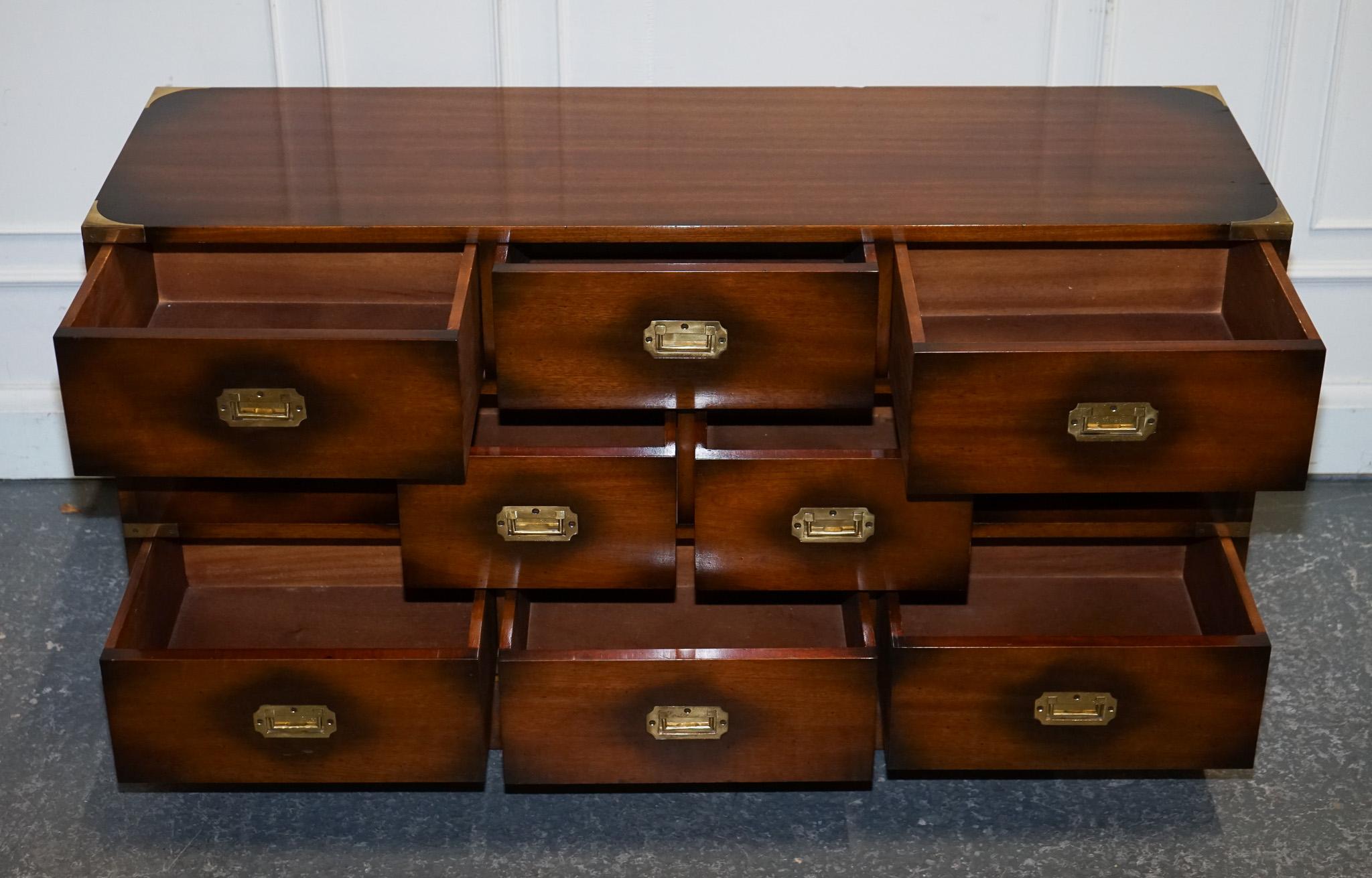 Legno massiccio CASSETTIERA IN OTTONE D'EPOCA JANSEN OF LONDON MILITARY CAMPAIGN in vendita