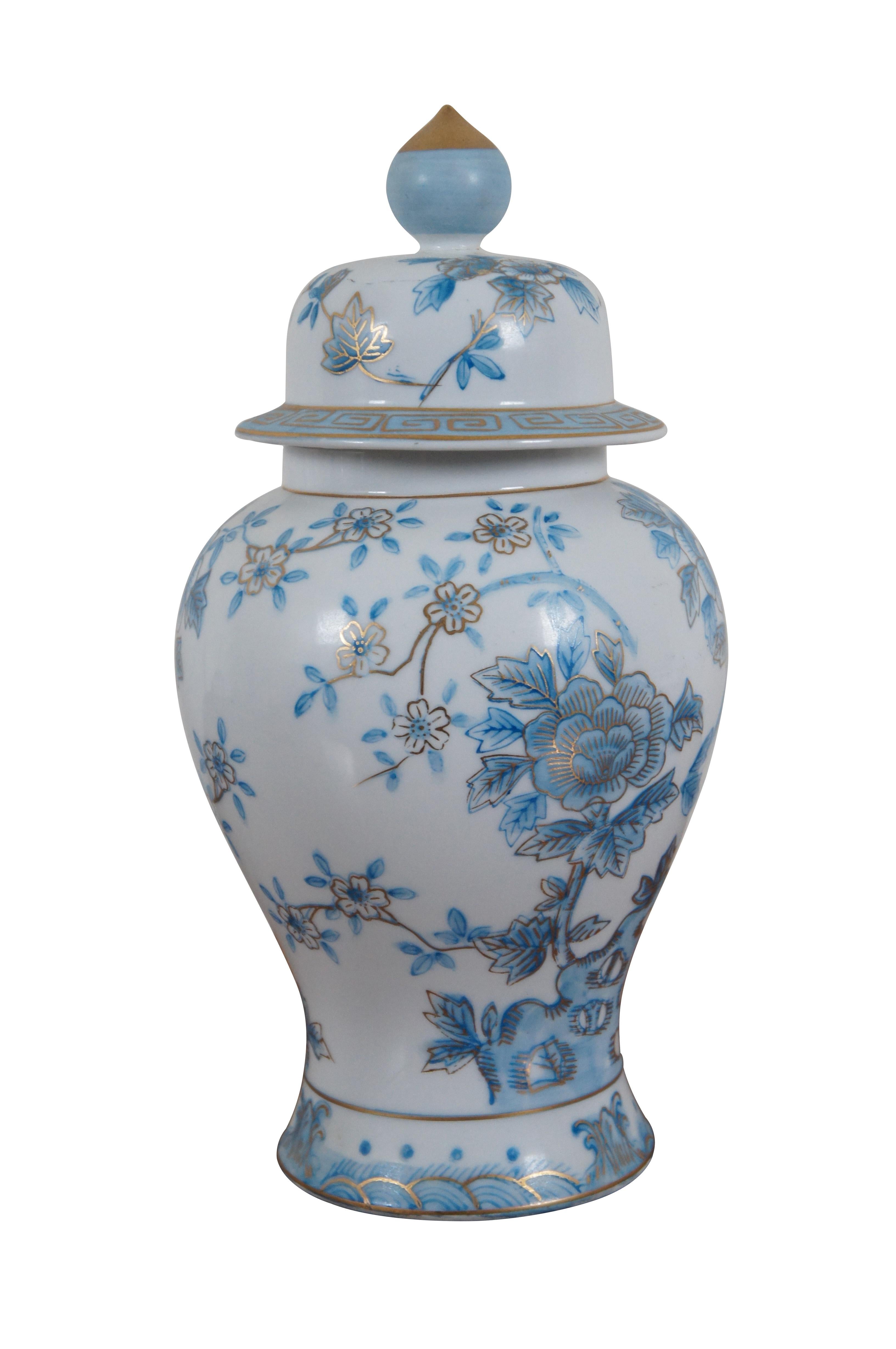 Japonisme Vintage Japan Blue & White Floral Porcelain Temple Ginger Jar Lidded Urn 12