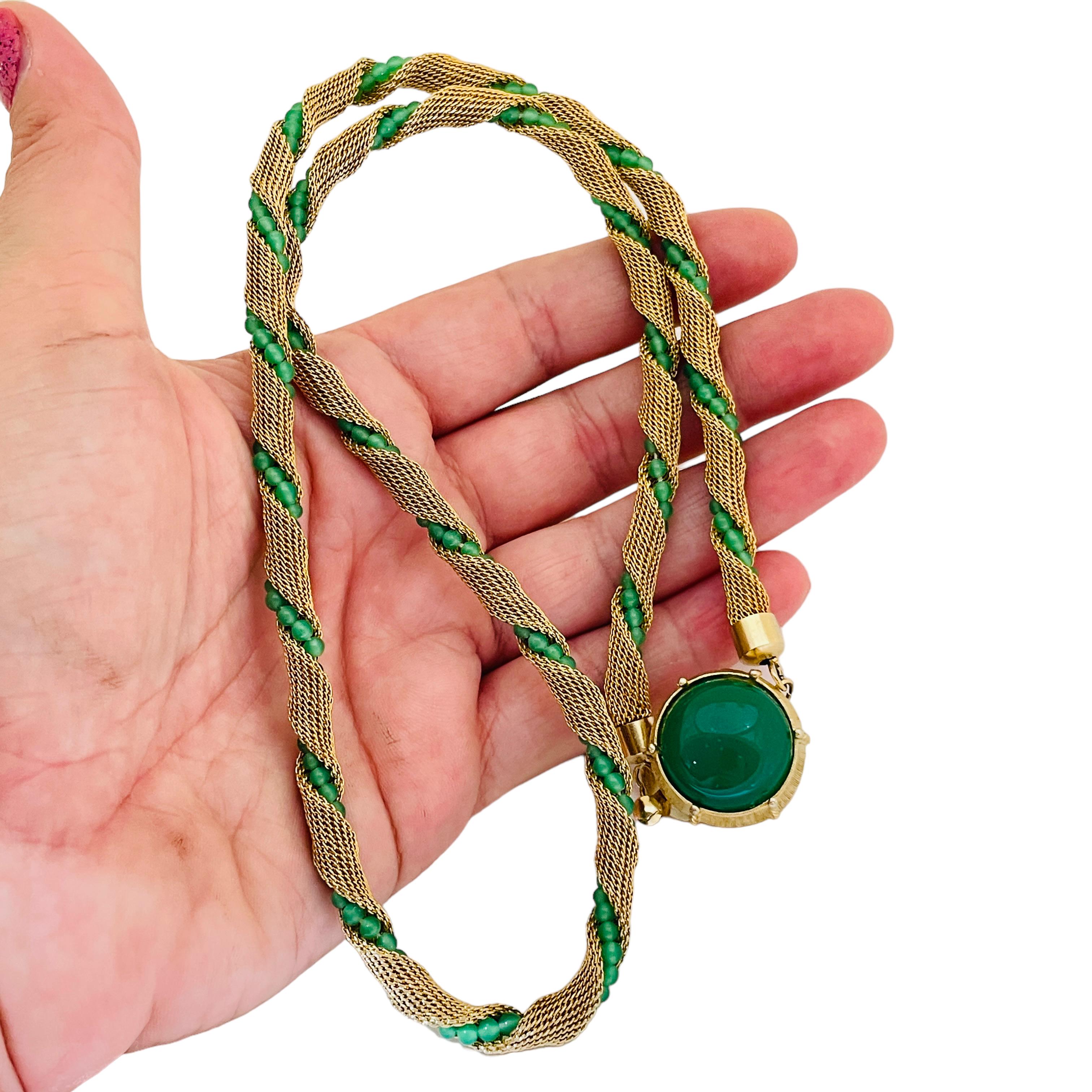 DETAILS

- • unterzeichnet JAPAN

- • goldfarben mit Glassteinen

- • Vintage-Designer-Halskette  

MASSNAHMEN  

- • 

CONDIT

- •  sehr guter Vintage-Zustand mit minimalen Gebrauchsspuren 

 Sku 33

❤️❤️   VINTAGE-DESIGNER-SCHMUCK   ❤️❤️

❤️❤️ 