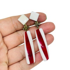 Vintage JAPAN gold tone red white lucite dangle clip on earrings