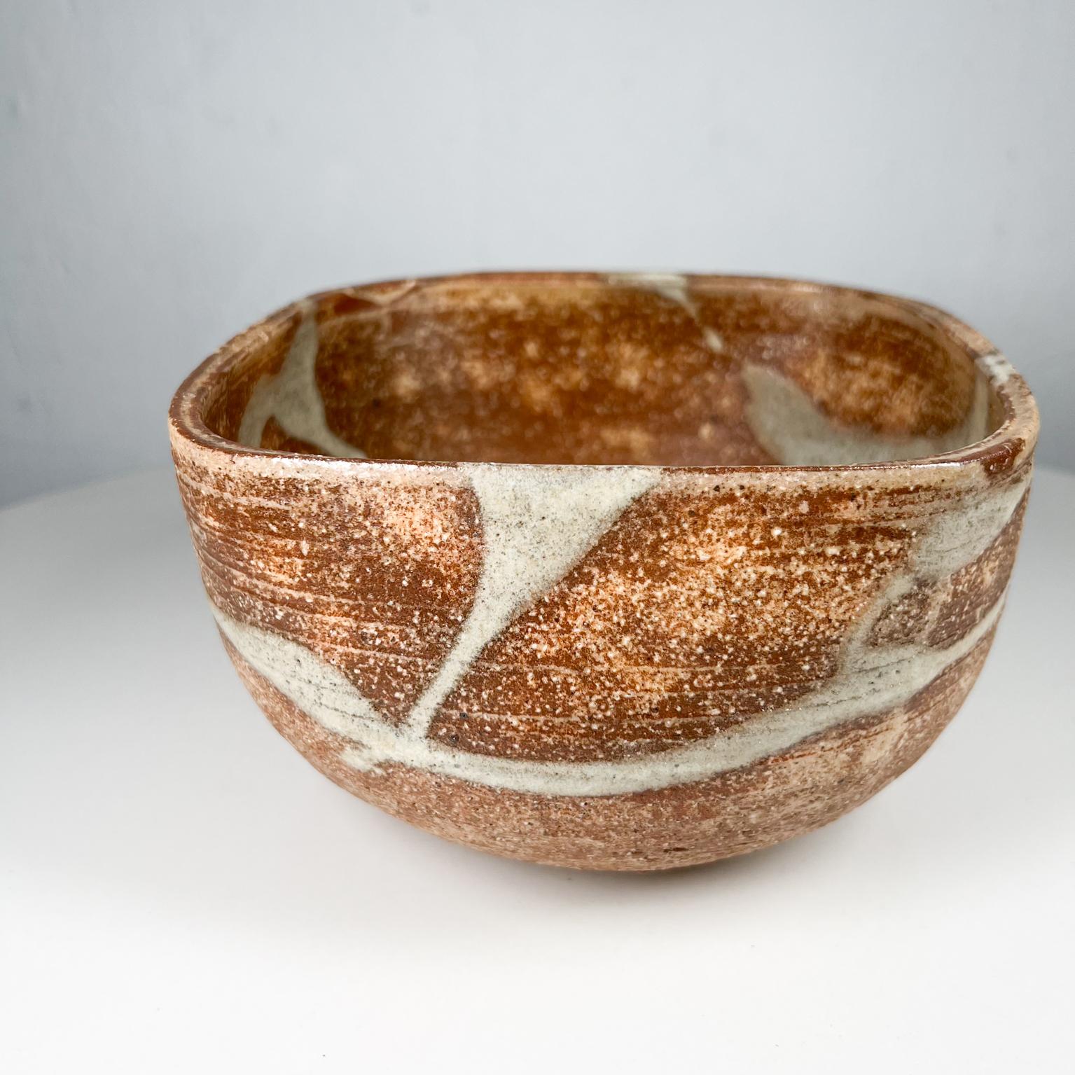 Vintage Japanese Artisan Modern Art Pottery Bowl Signed For Sale 2