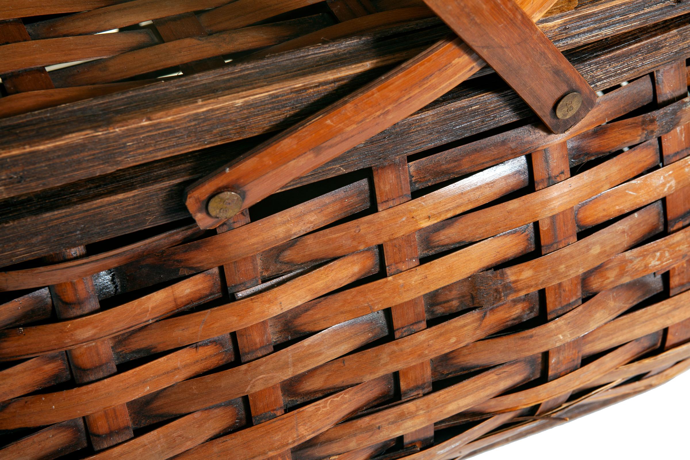 Vintage Japanese Bamboo Picnic Basket In Good Condition For Sale In Malibu, CA