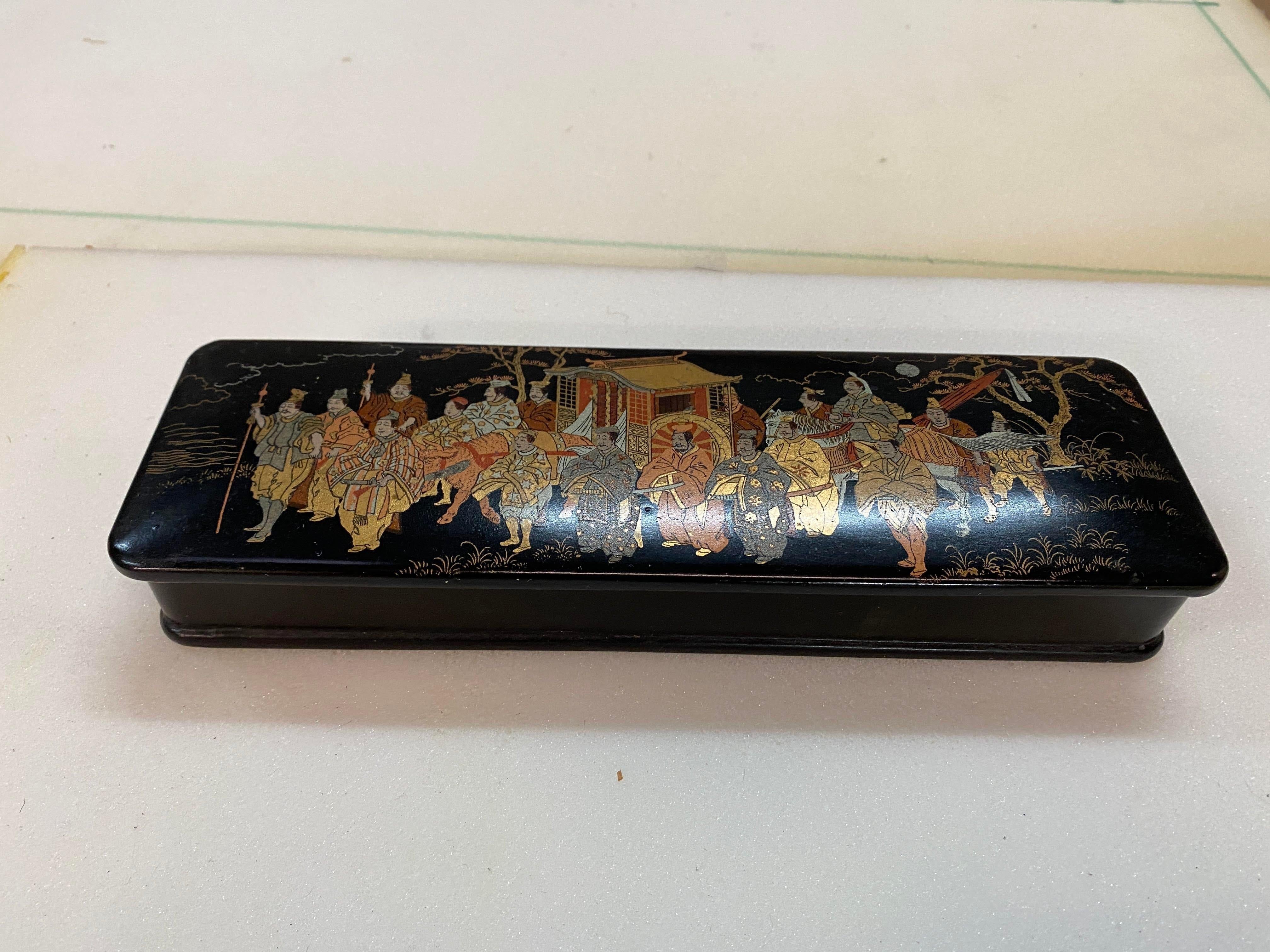 Japanische Fubako- Dokumentenschachtel aus schwarzem, goldenem und rotem Lack im Vintage-Stil im Zustand „Gut“ im Angebot in Sheridan, CO