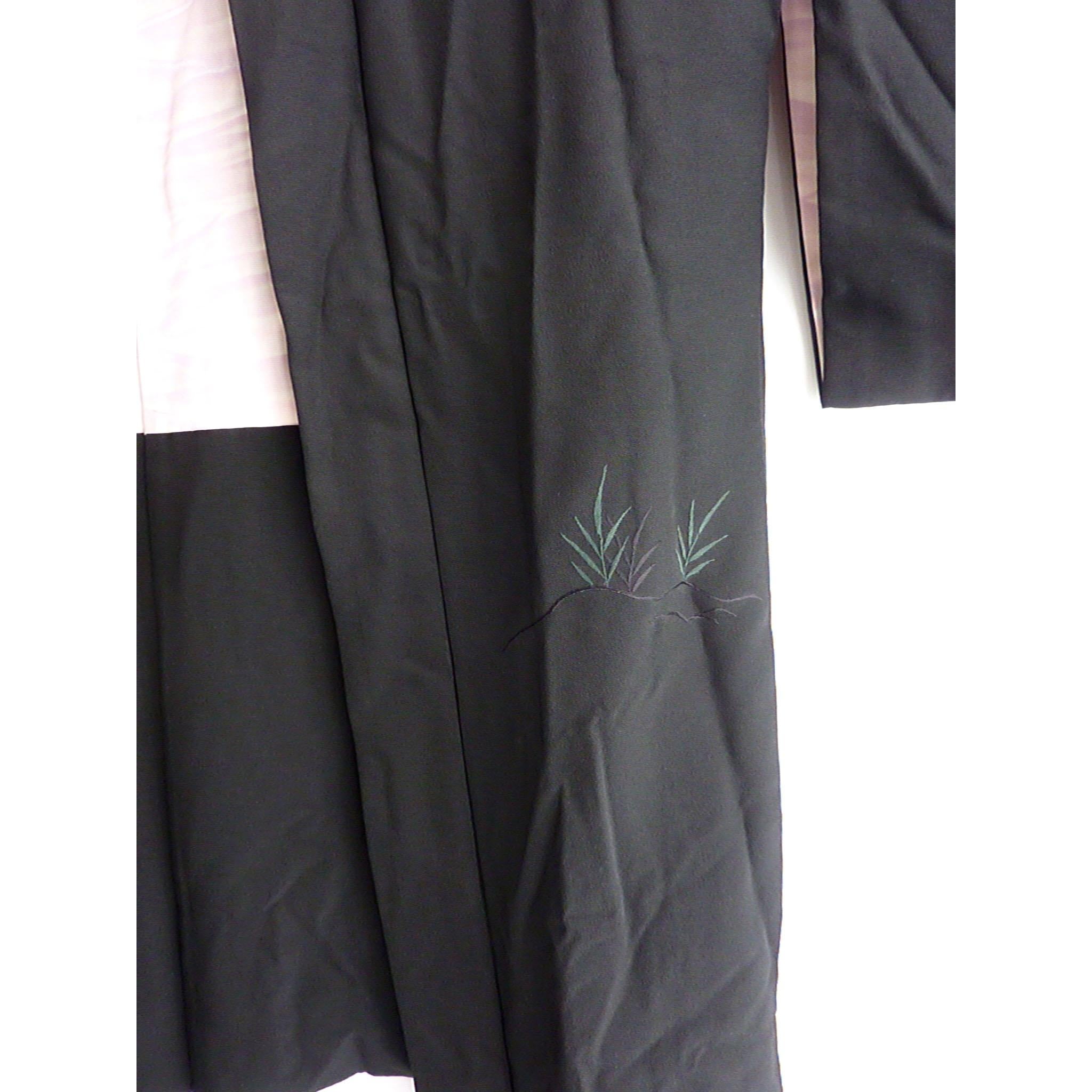 Circa: 1920-1930
Place of Origin: Japan
Material: Silk
Condition: Very good
Ecru color important all silk kimono is hand-sewn and made in Japan.
Embellishment including printed silk lining, subtle blue embroidery and a single embroidered white