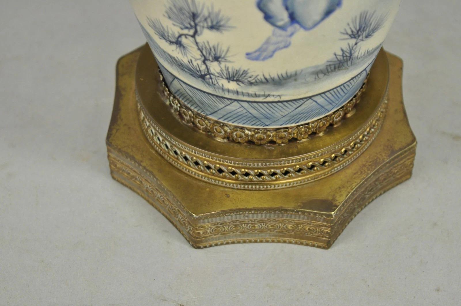 Vintage Japanese Blue White Porcelain Jardinierie Vase Chinoiserie Table Lamp For Sale 5