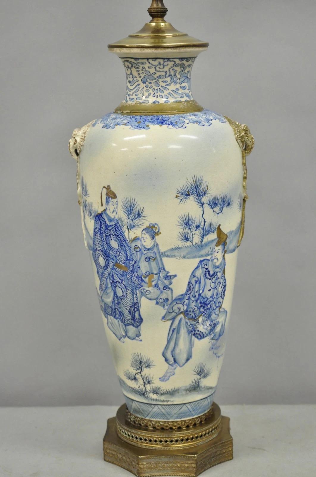 Vintage Japanese Blue White Porcelain Jardinière Vase Chinoiserie Table Lamp. Circa Early 20th Century. Measurements: 37