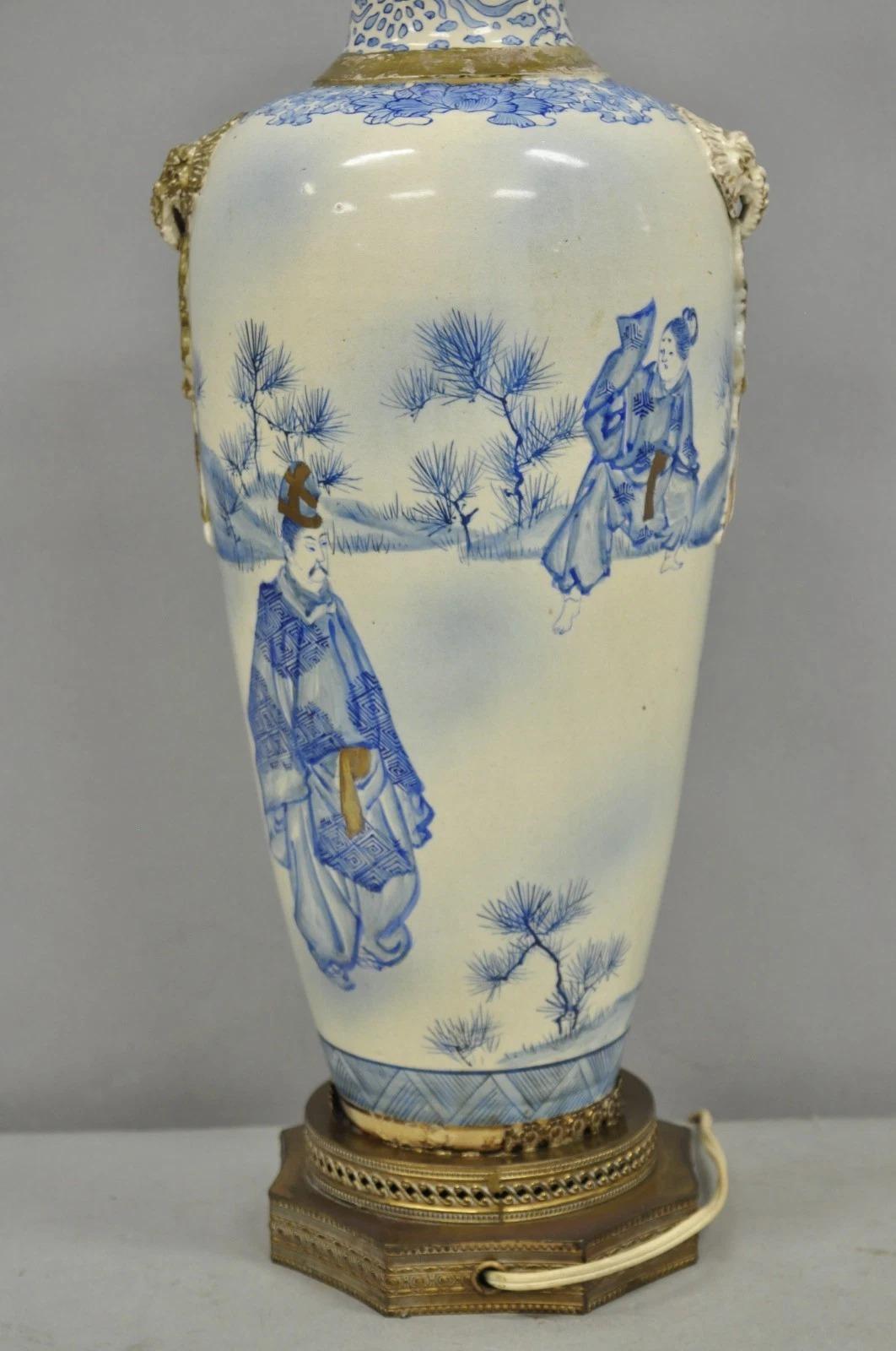 Vintage Japanese Blue White Porcelain Jardinierie Vase Chinoiserie Table Lamp In Good Condition For Sale In Philadelphia, PA