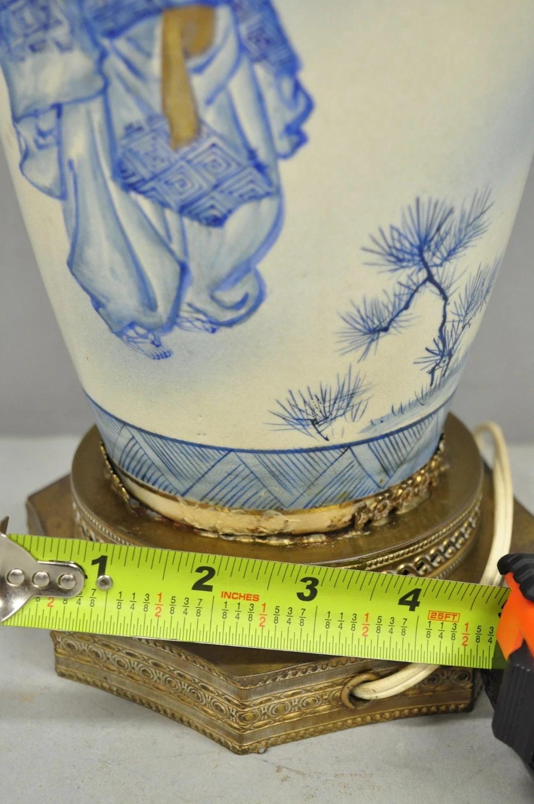 Vintage Japanese Blue White Porcelain Jardinierie Vase Chinoiserie Table Lamp For Sale 3