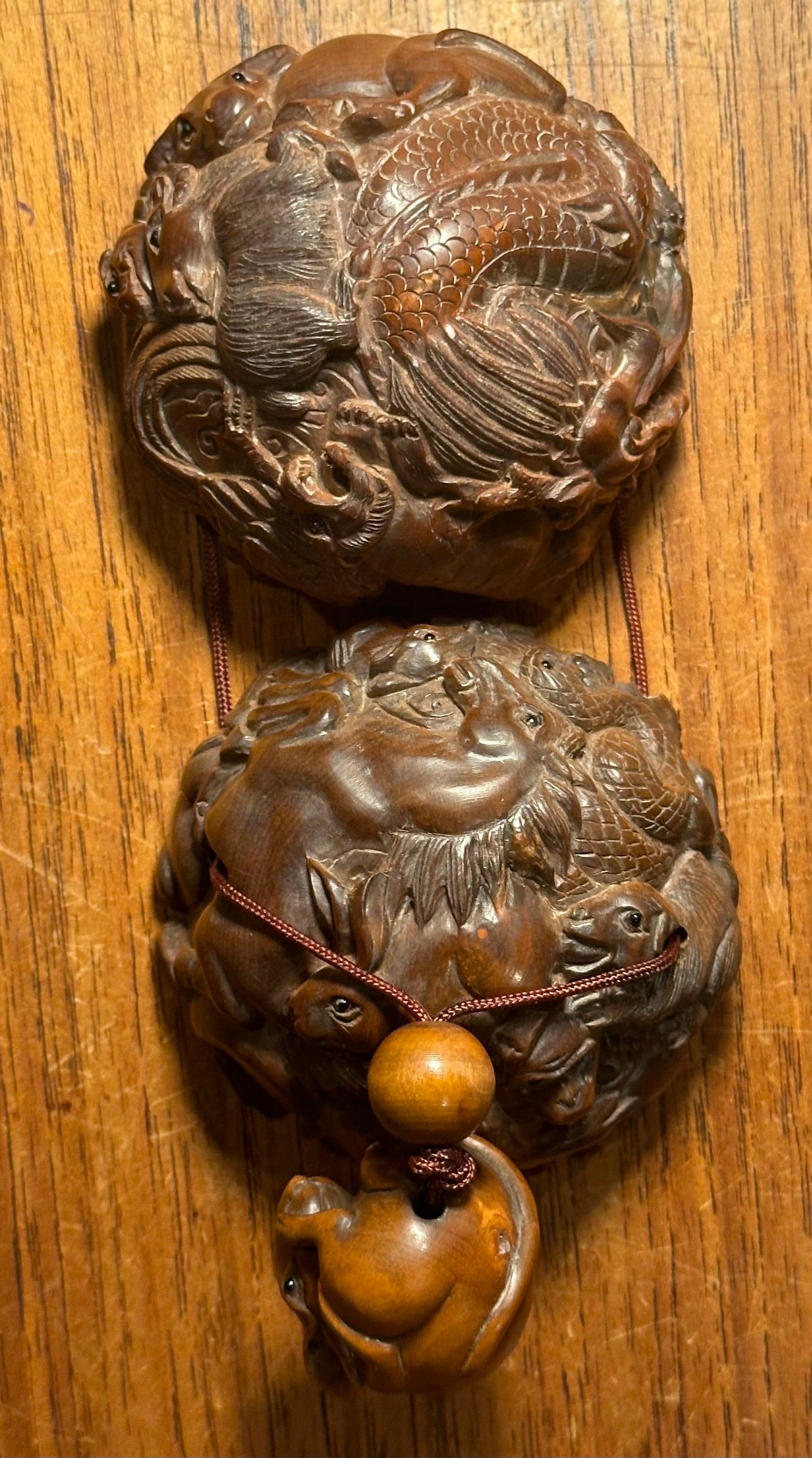 Bola japonesa vintage de madera de boj y netsuke de doce animales de Kozuki 4