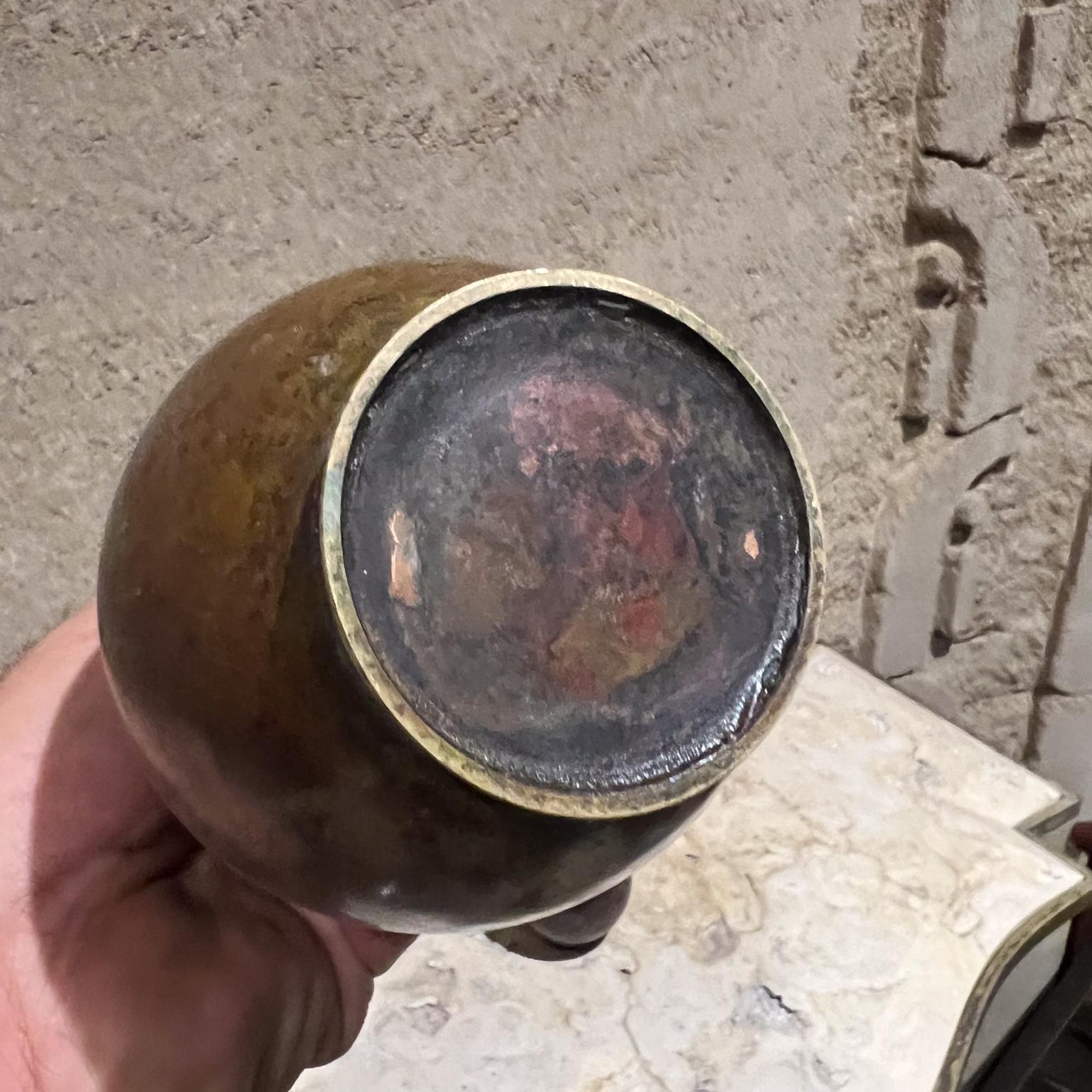 Vasi a bocciolo giapponesi d'epoca in ottone patinato Set di tre vasi in vendita 1