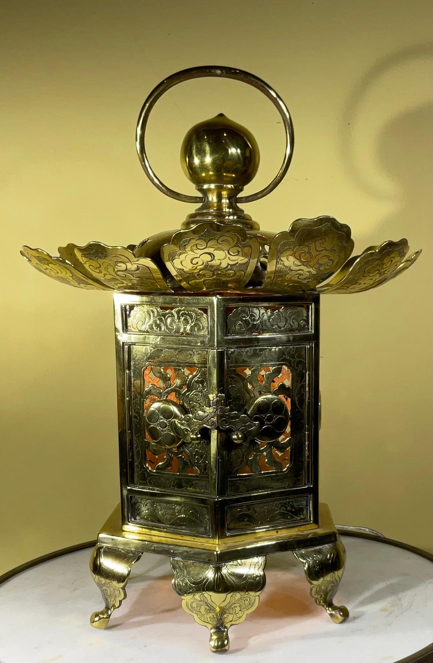 Vintage Japanese  Buddhist Alter Brass Lantern / Table Lamp / Center Piece  In Good Condition For Sale In Delray Beach, FL