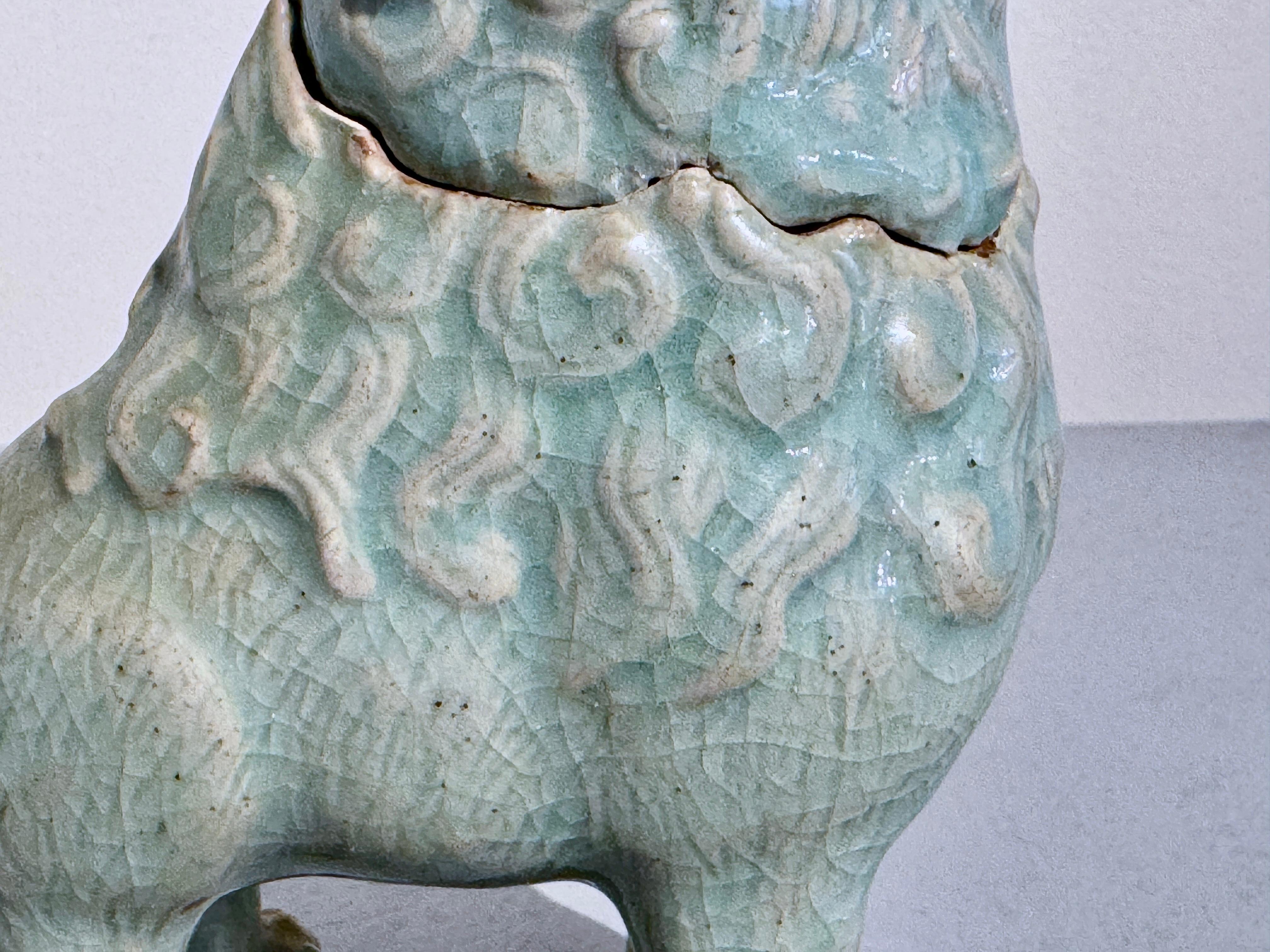 Incensario de león japonés vintage de celadón esmaltado Shishi, Taisho/Showa, c 1930, Japón en venta 3
