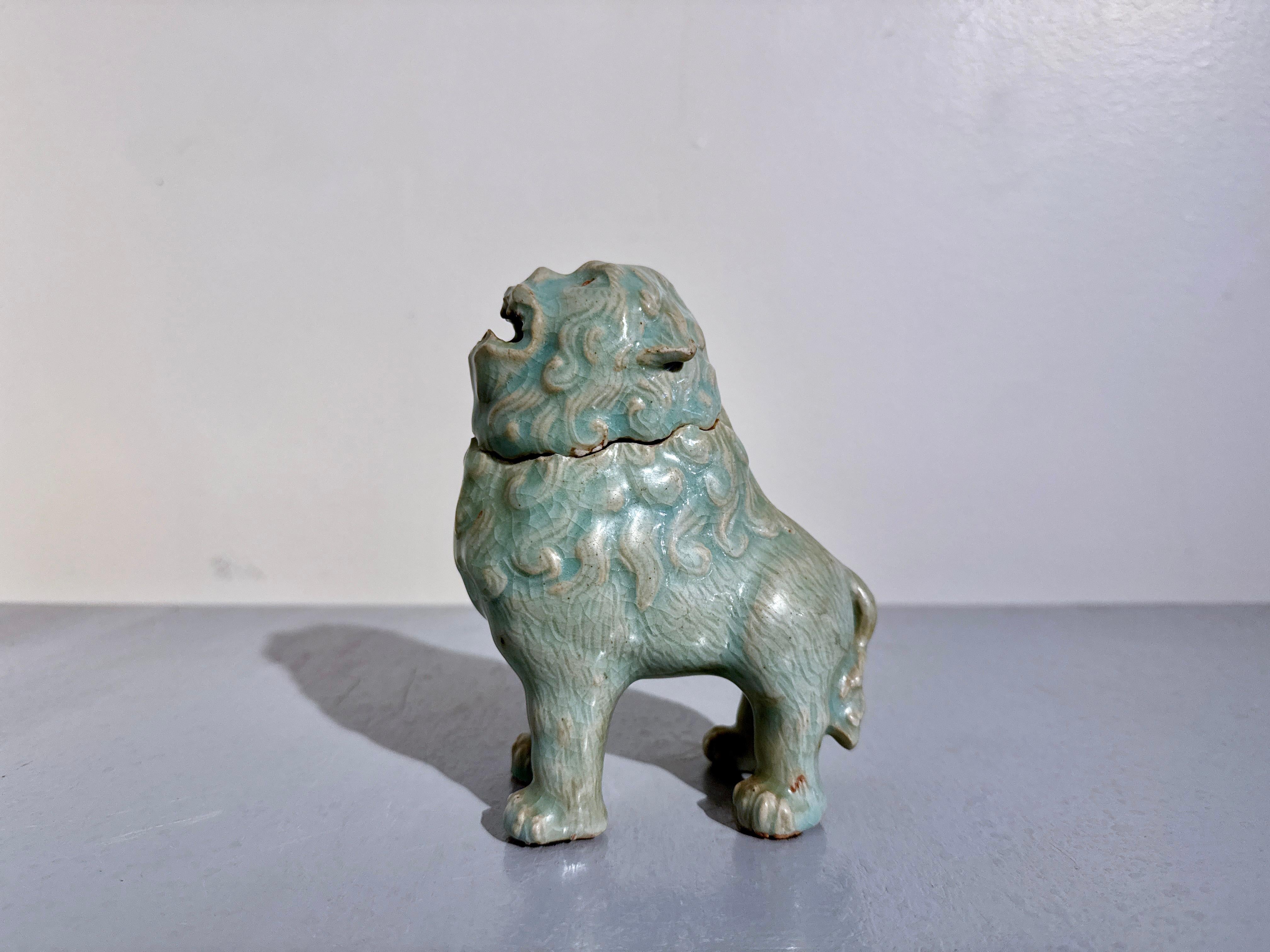 Incensario de león japonés vintage de celadón esmaltado Shishi, Taisho/Showa, c 1930, Japón Japonés en venta