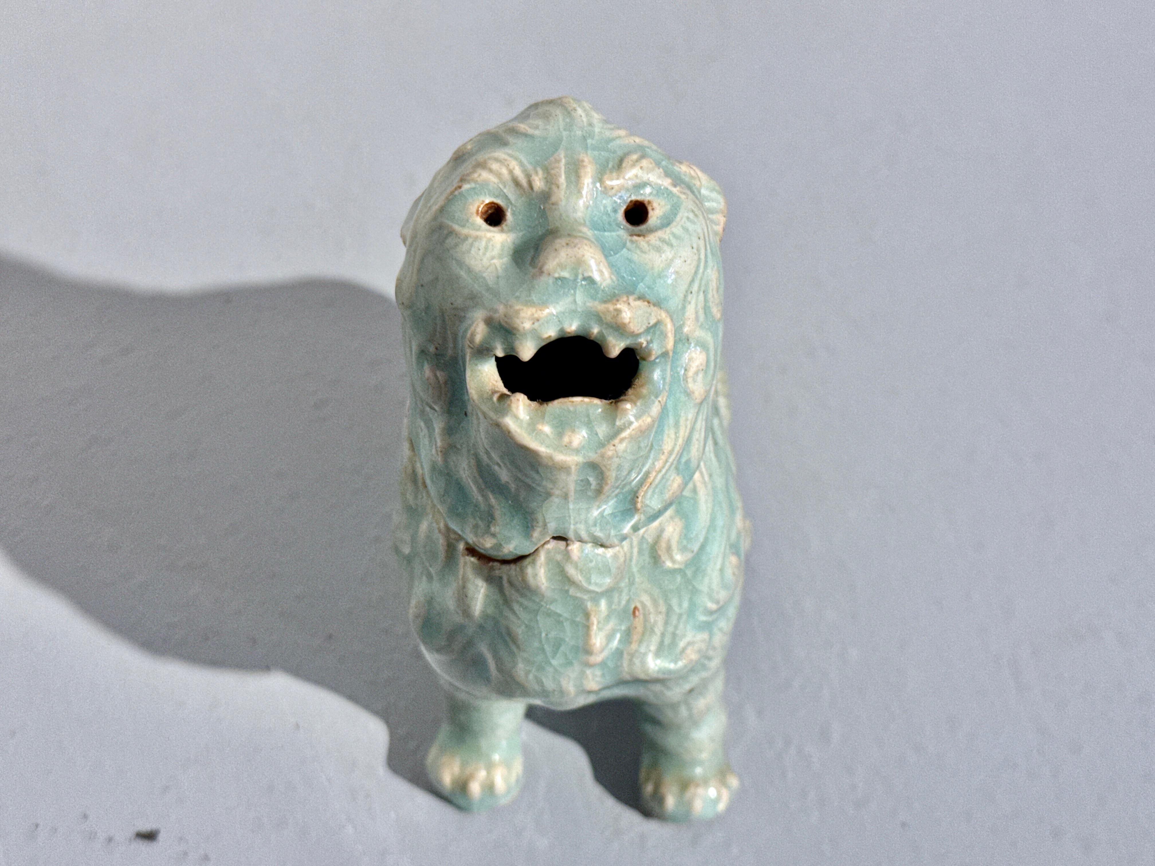 Incensario de león japonés vintage de celadón esmaltado Shishi, Taisho/Showa, c 1930, Japón Cerámico en venta