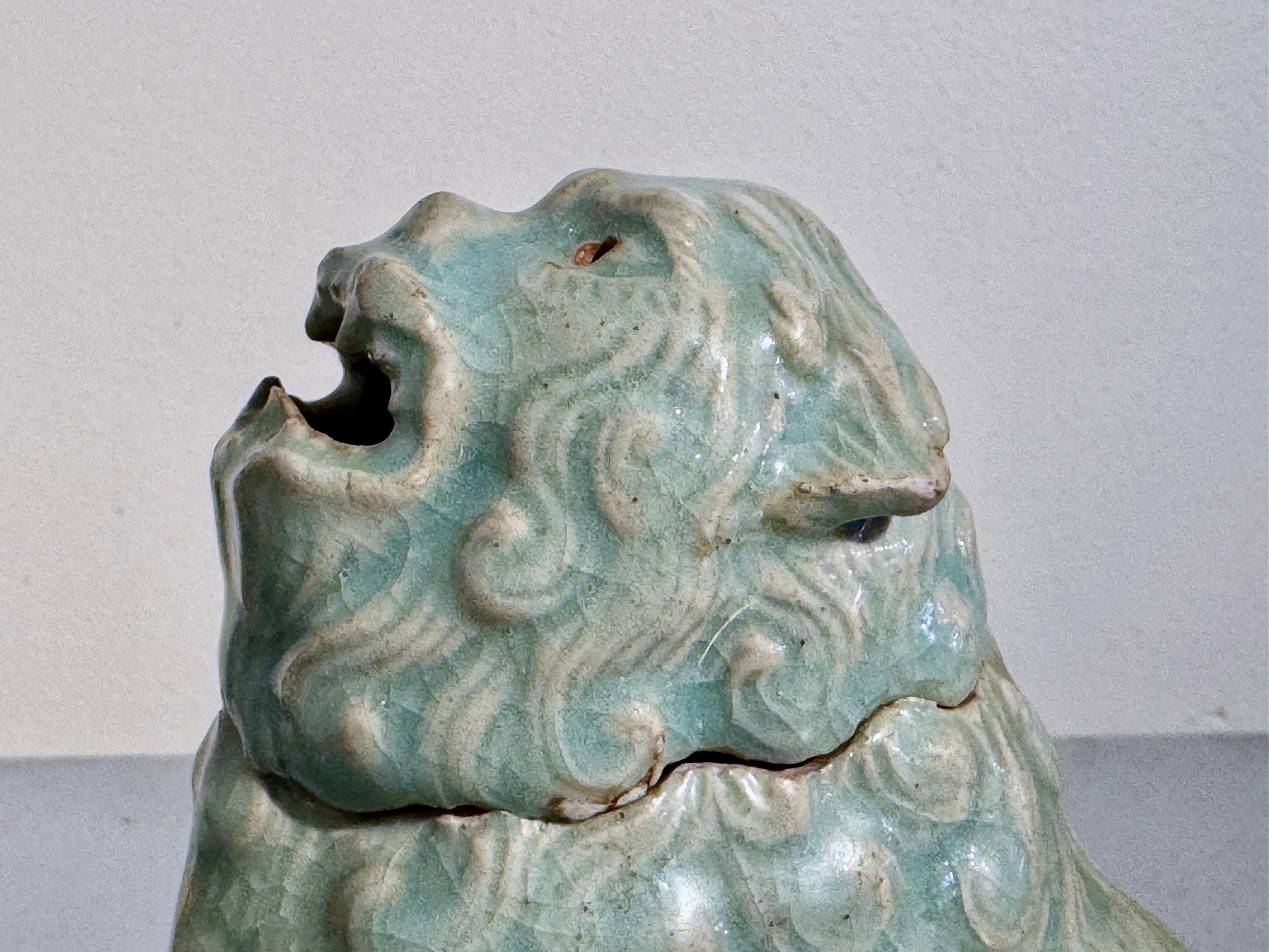 Incensario de león japonés vintage de celadón esmaltado Shishi, Taisho/Showa, c 1930, Japón en venta 1