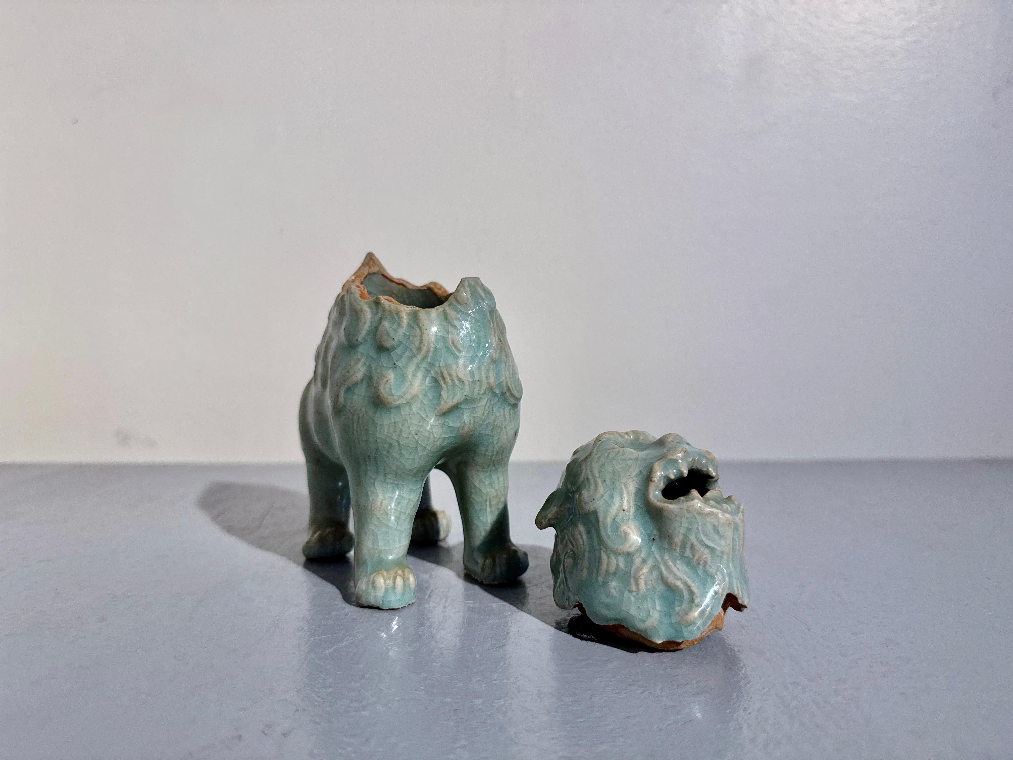 Incensario de león japonés vintage de celadón esmaltado Shishi, Taisho/Showa, c 1930, Japón en venta 2