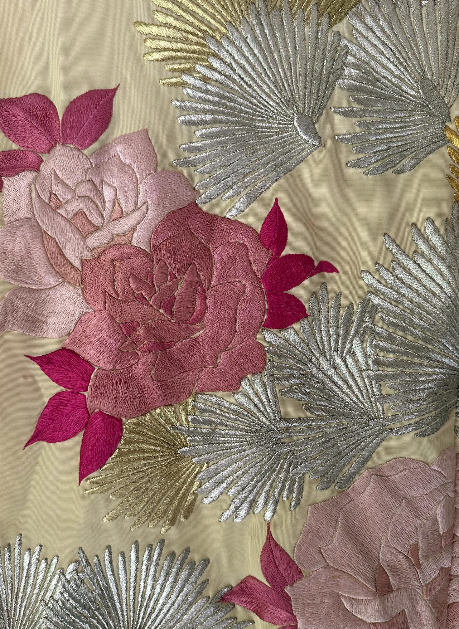 Vintage Japanese Ceremonial Wedding Kimono with Embroidery Designs For Sale 2