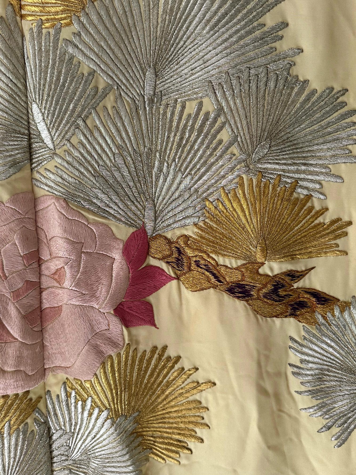 Vintage Japanese Ceremonial Wedding Kimono with Embroidery Designs For Sale 3