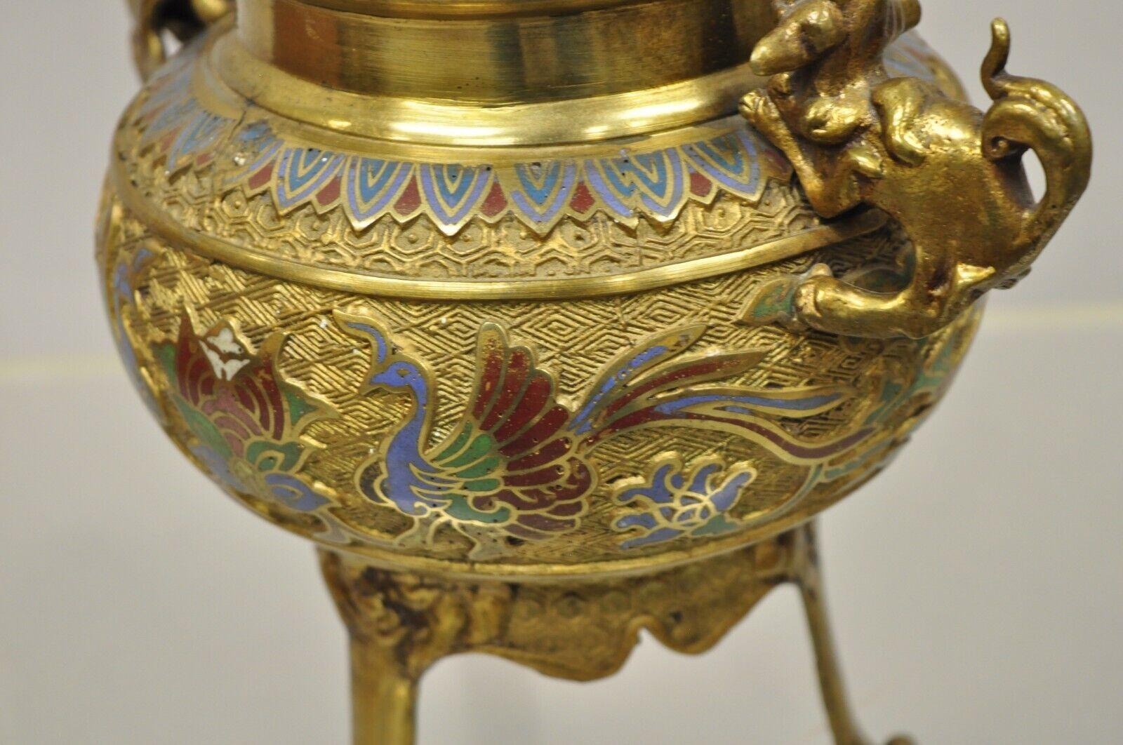 Japanischer Räuchergefäßbrenner aus Cloisonné-Emaille und Champleve-Bronze, Foo Dog im Zustand „Gut“ im Angebot in Philadelphia, PA