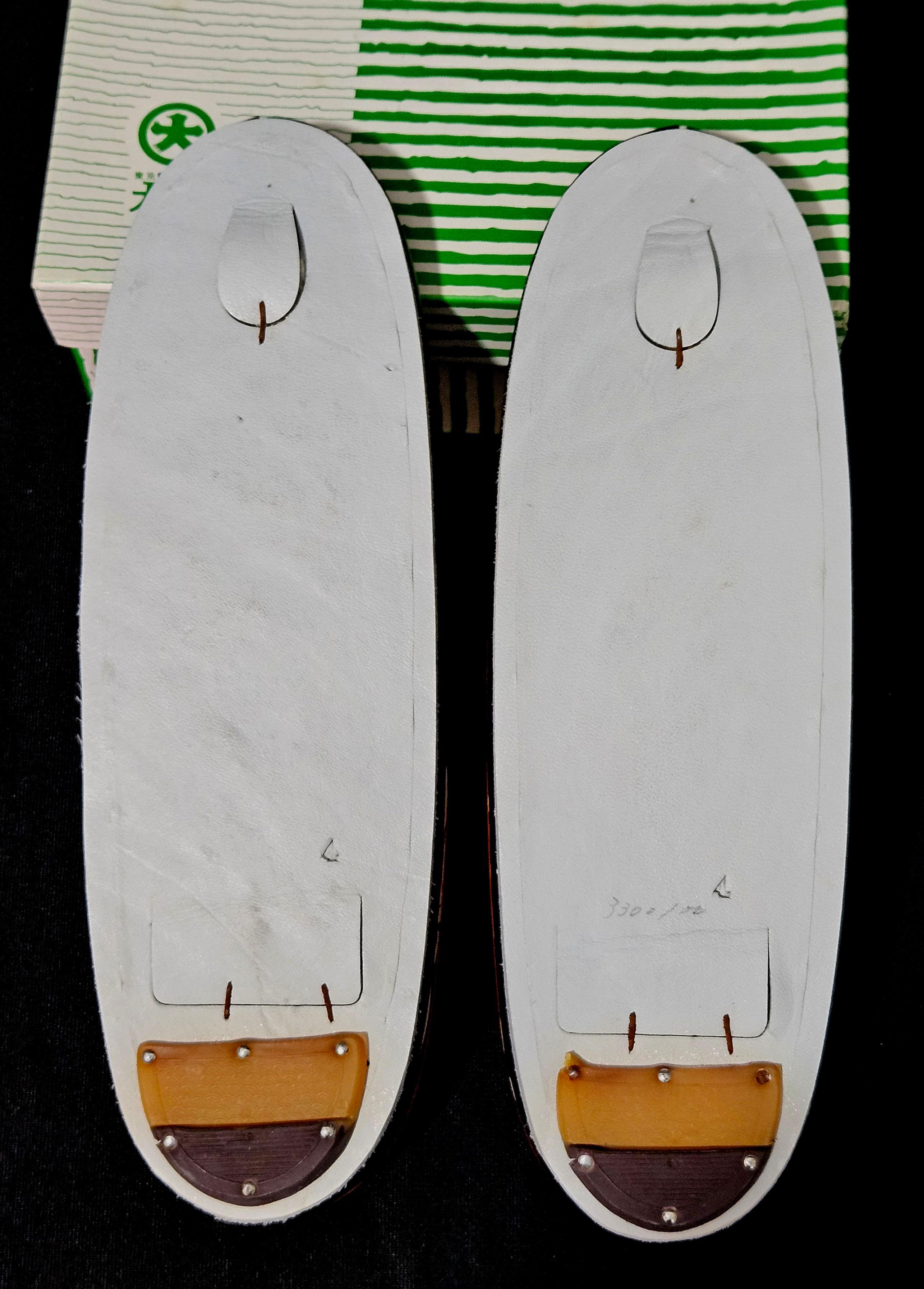 Hand-Crafted Vintage Japanese Daimaru Thong Sandal New from the Original Box, Mid-Century For Sale