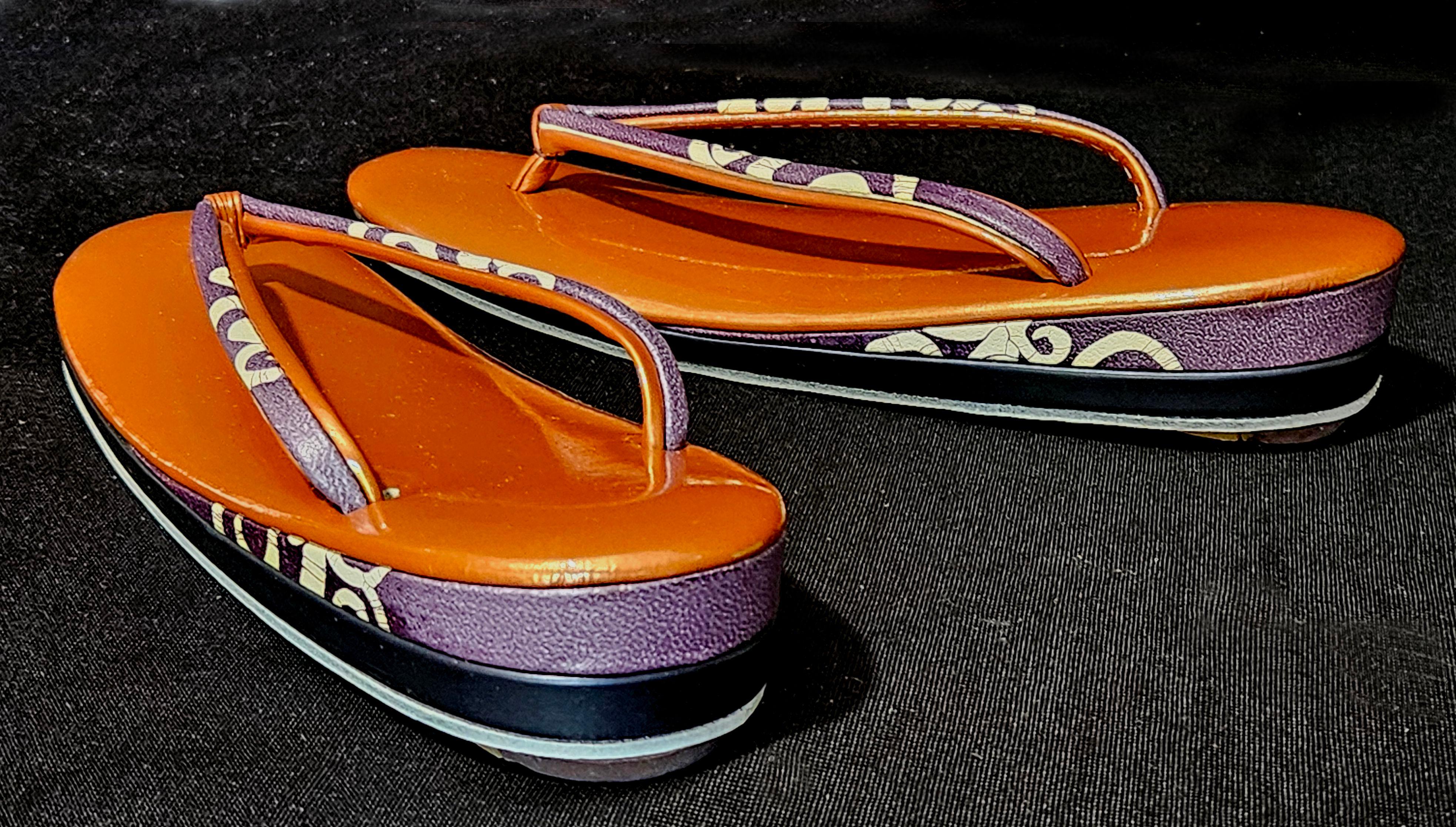 Mid-20th Century Vintage Japanese Daimaru Thong Sandal New from the Original Box, Mid-Century For Sale