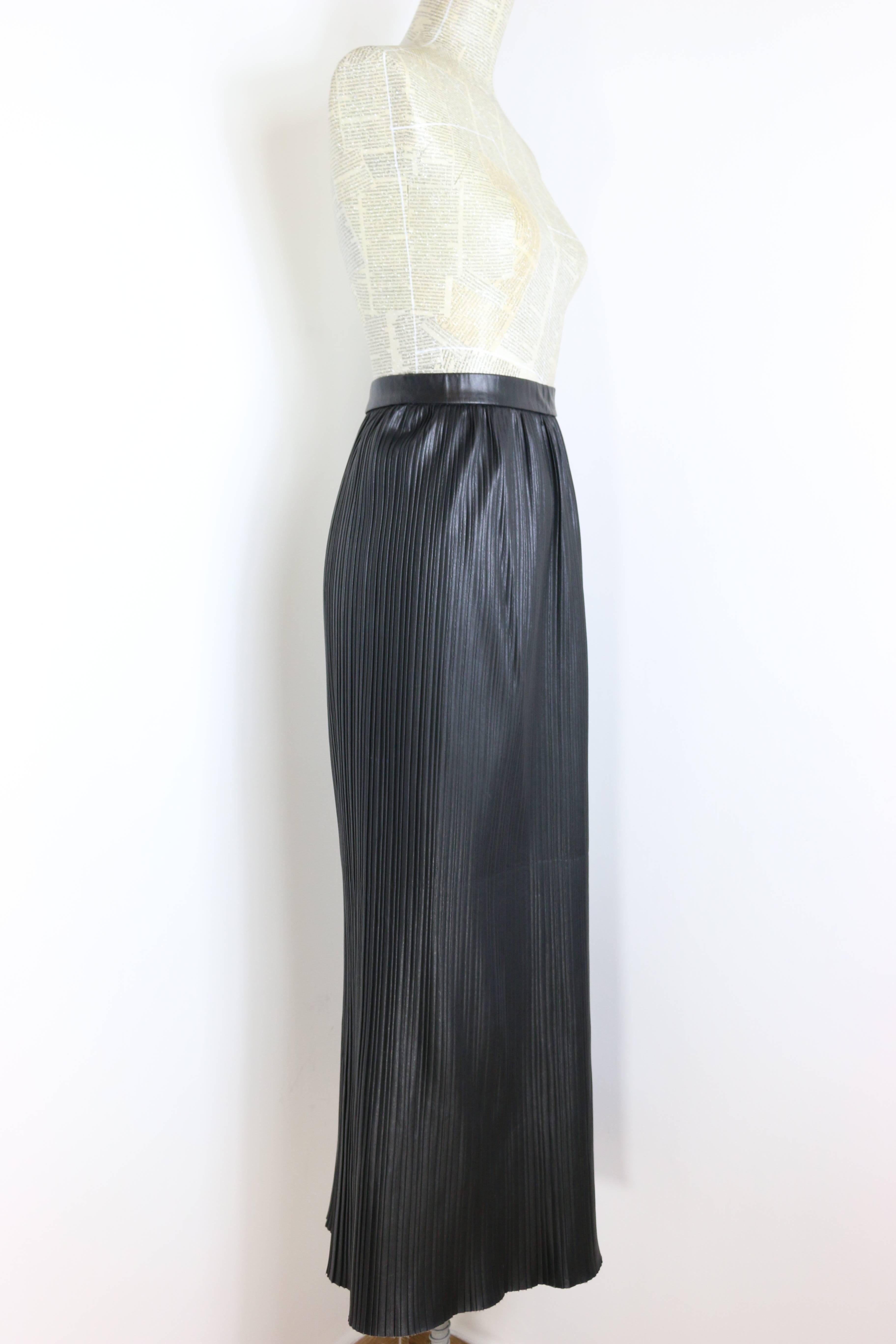 Noir Vintage Japanese Deco Sugai black Leather Long Pleated Skirt  en vente