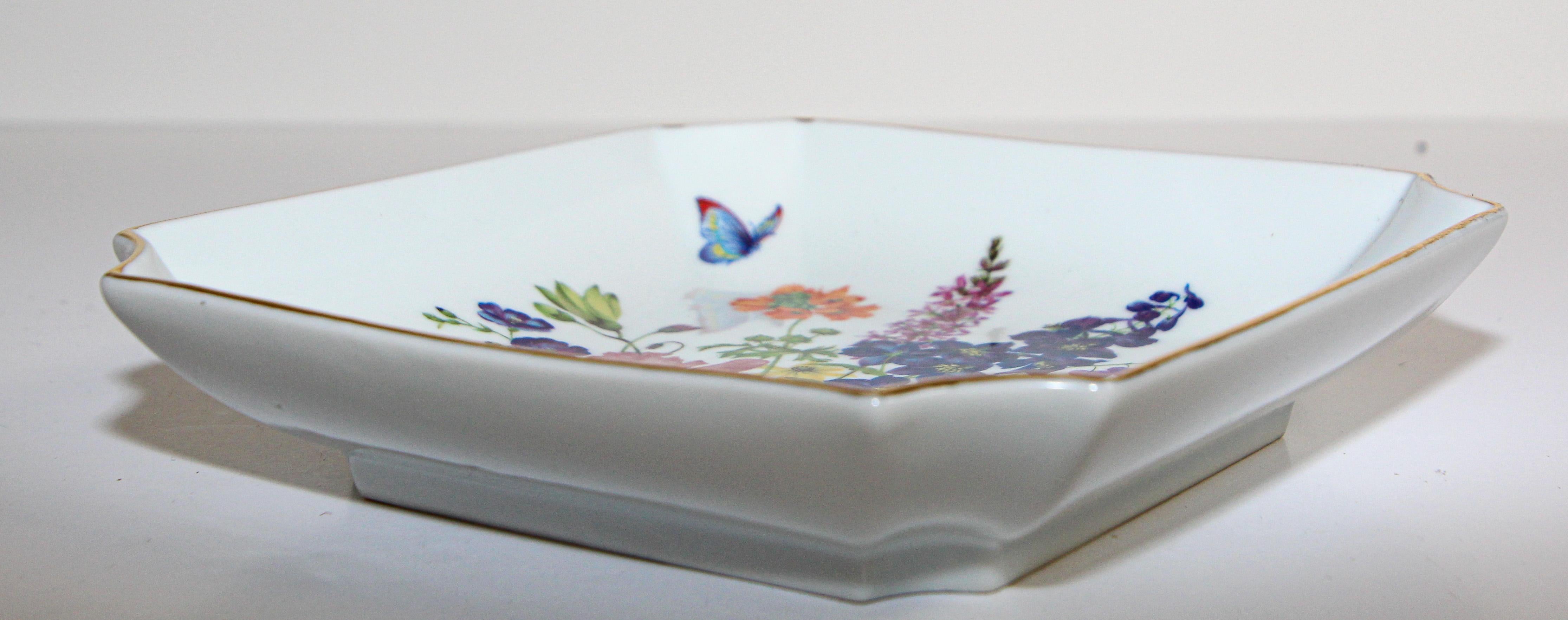 Japonisme Vintage Japanese Decorative Porcelain Toyo Plate For Sale