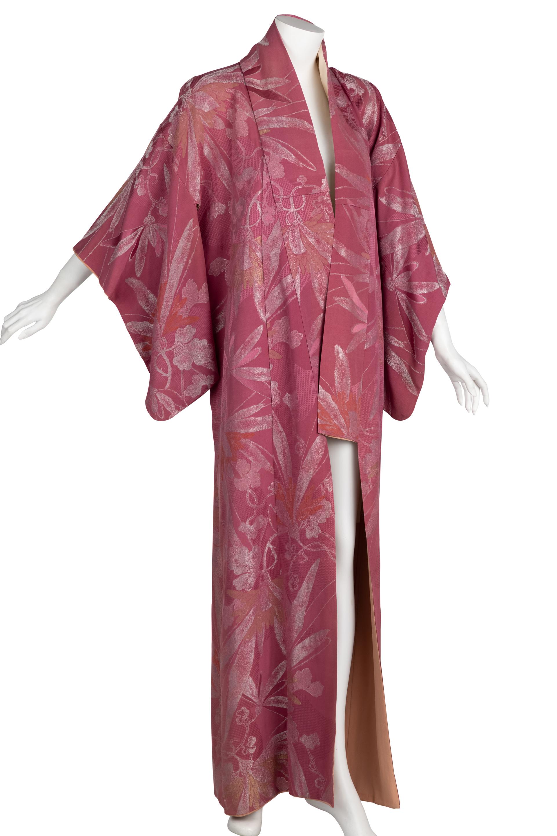 The traditional dress of Japan, kimonos are beloved worldwide for their beauty, rich history, and distinctive silhouette. Constructed from silk or other fine fabrics, kimonos often showcase embroidered elements from nature such as florals, birds, or