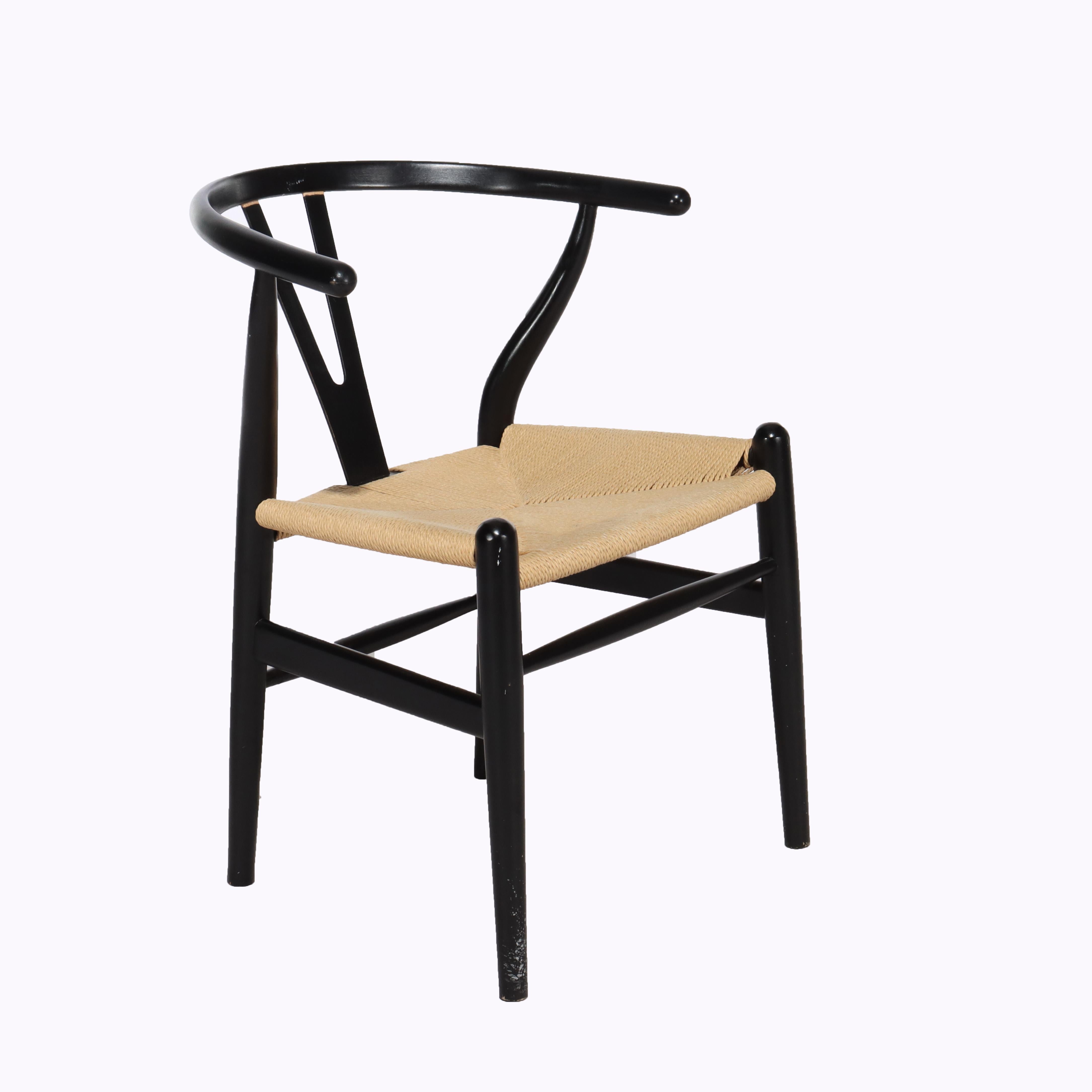 Vintage Japanese Form Ebonized Wood & Rush Seat Barrel Back Chair 20thC im Angebot 1