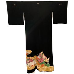 Kimono japonais vintage en soie noire de forme formelle