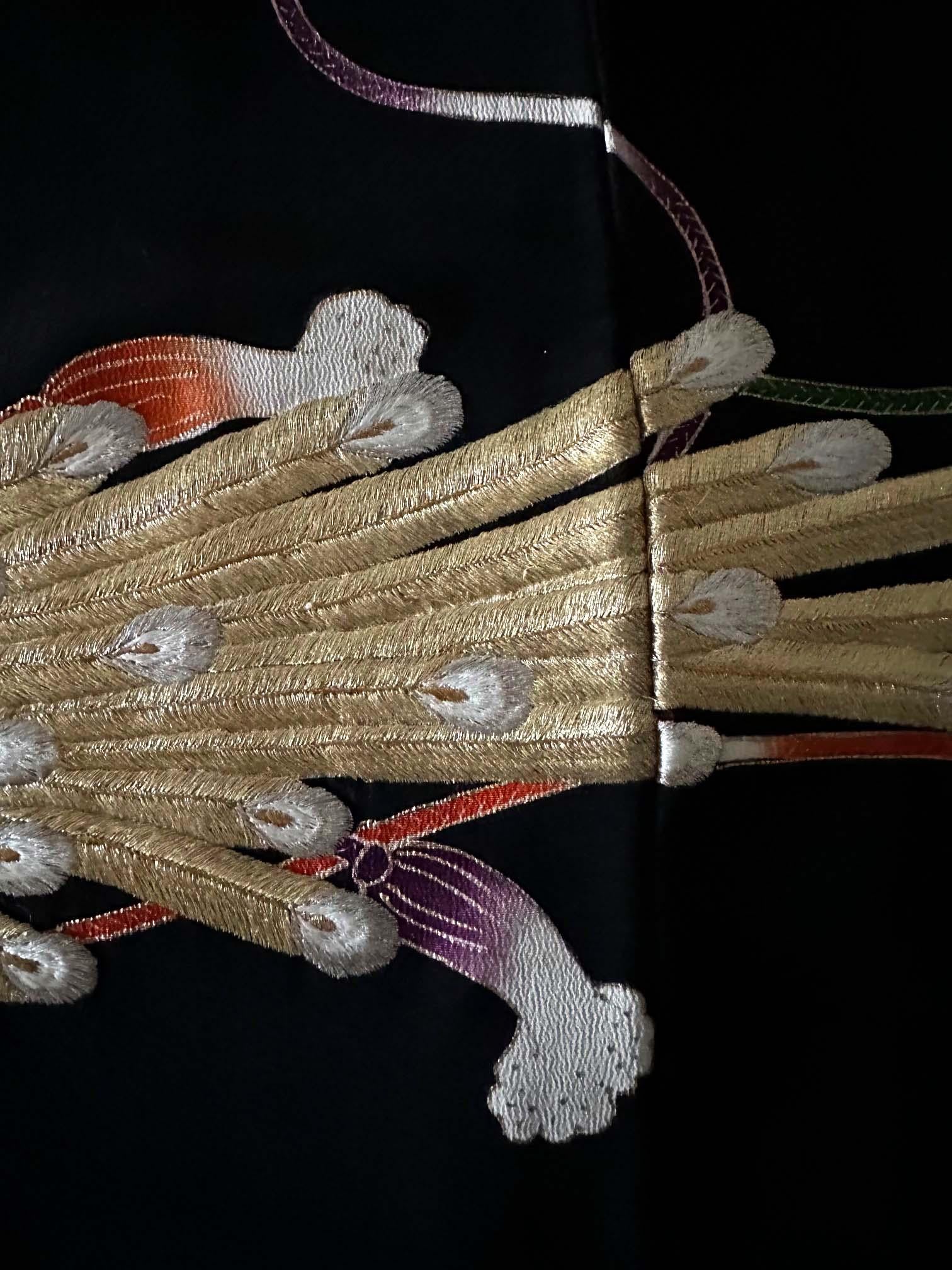 Kimono japonais vintage en soie noire avec broderie de phéonix en vente 8