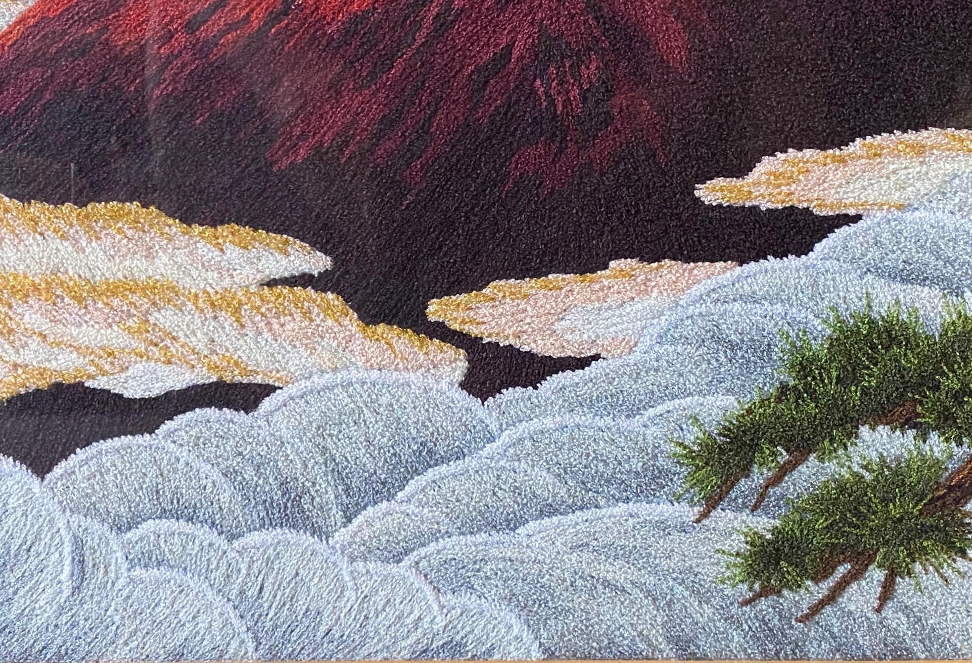 Japanischer gerahmter Vintage-Wandteppich aus Seidenstickerei mit roter Mount Fuji in der Morgendämmerung im Angebot 6