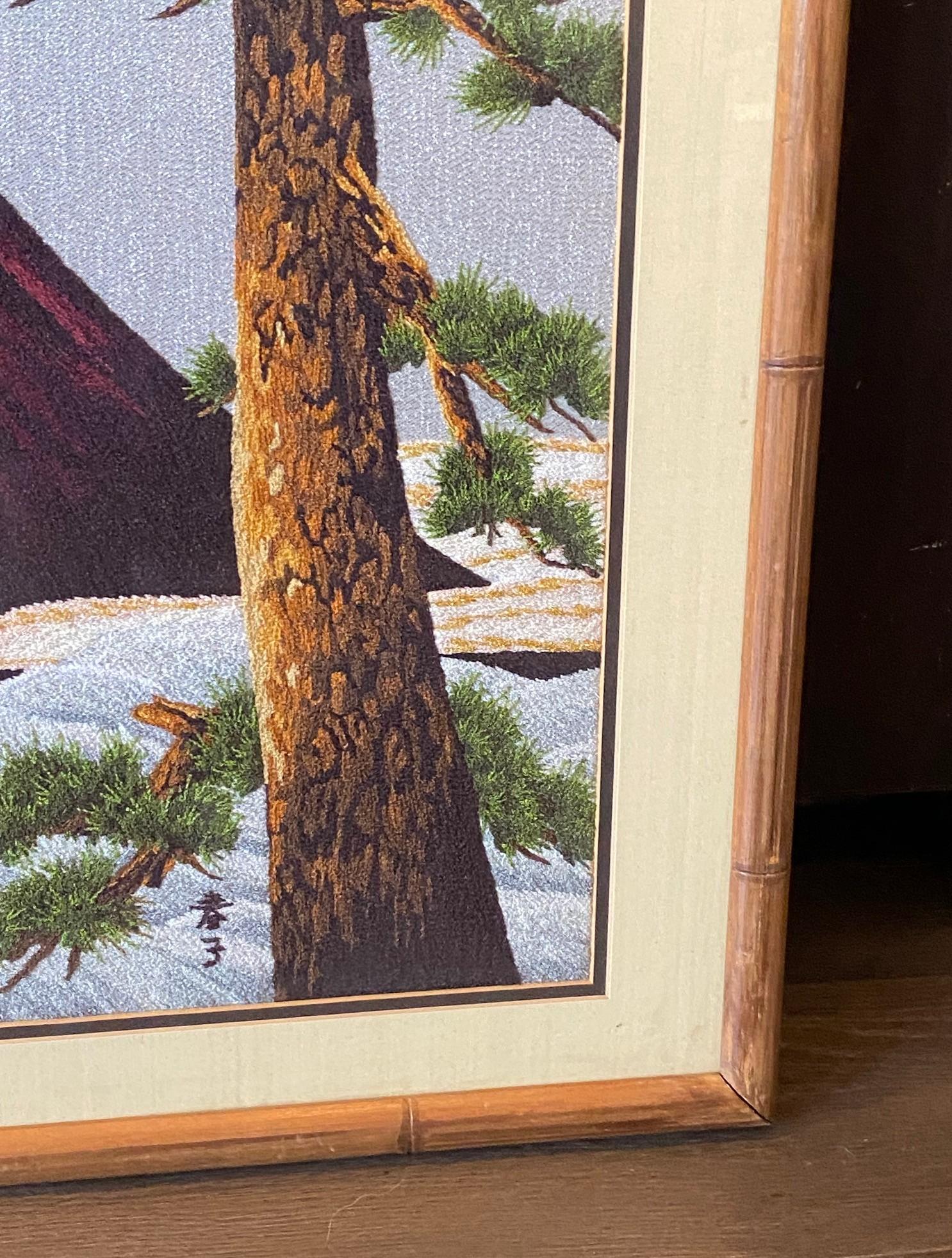 Japanischer gerahmter Vintage-Wandteppich aus Seidenstickerei mit roter Mount Fuji in der Morgendämmerung im Angebot 1