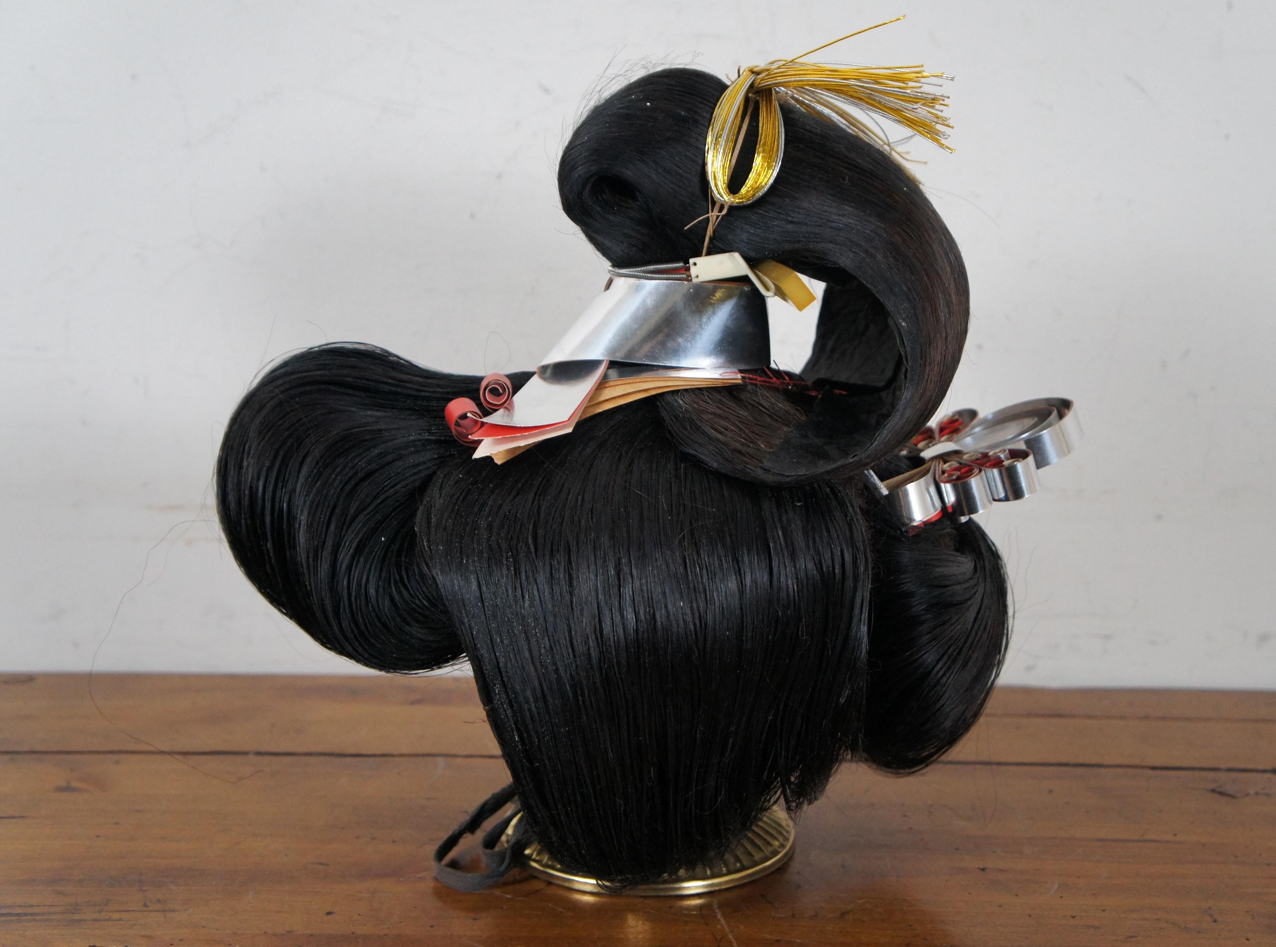 Vintage Japanese Geisha Katsura Okimono Theatre Hair Wig & Case  In Good Condition For Sale In Dayton, OH