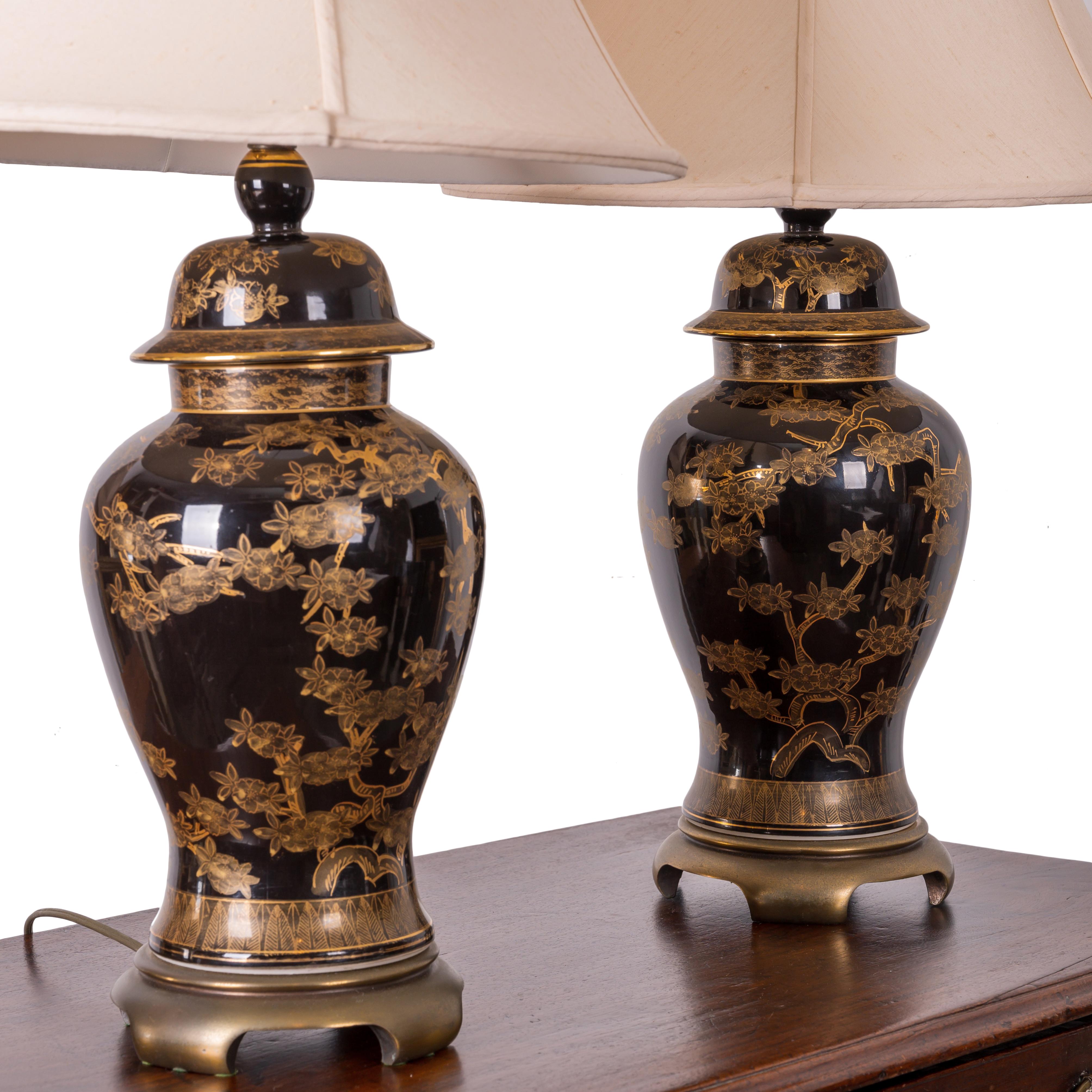 Vintage Japanese Ginger Jar Lamps - a Pair In Good Condition In Savannah, GA
