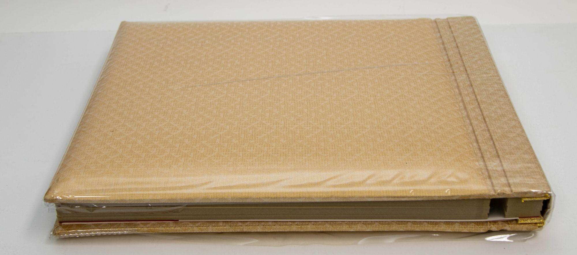 Vintage Japanese Gold Silk Embroidery Wedding Photo Album in Box In Good Condition For Sale In North Hollywood, CA