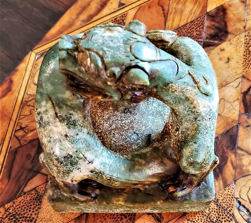 Vintage Chinese Green and Brown Serpentine Foo Dog Chop Seal In Good Condition For Sale In Dallas, TX