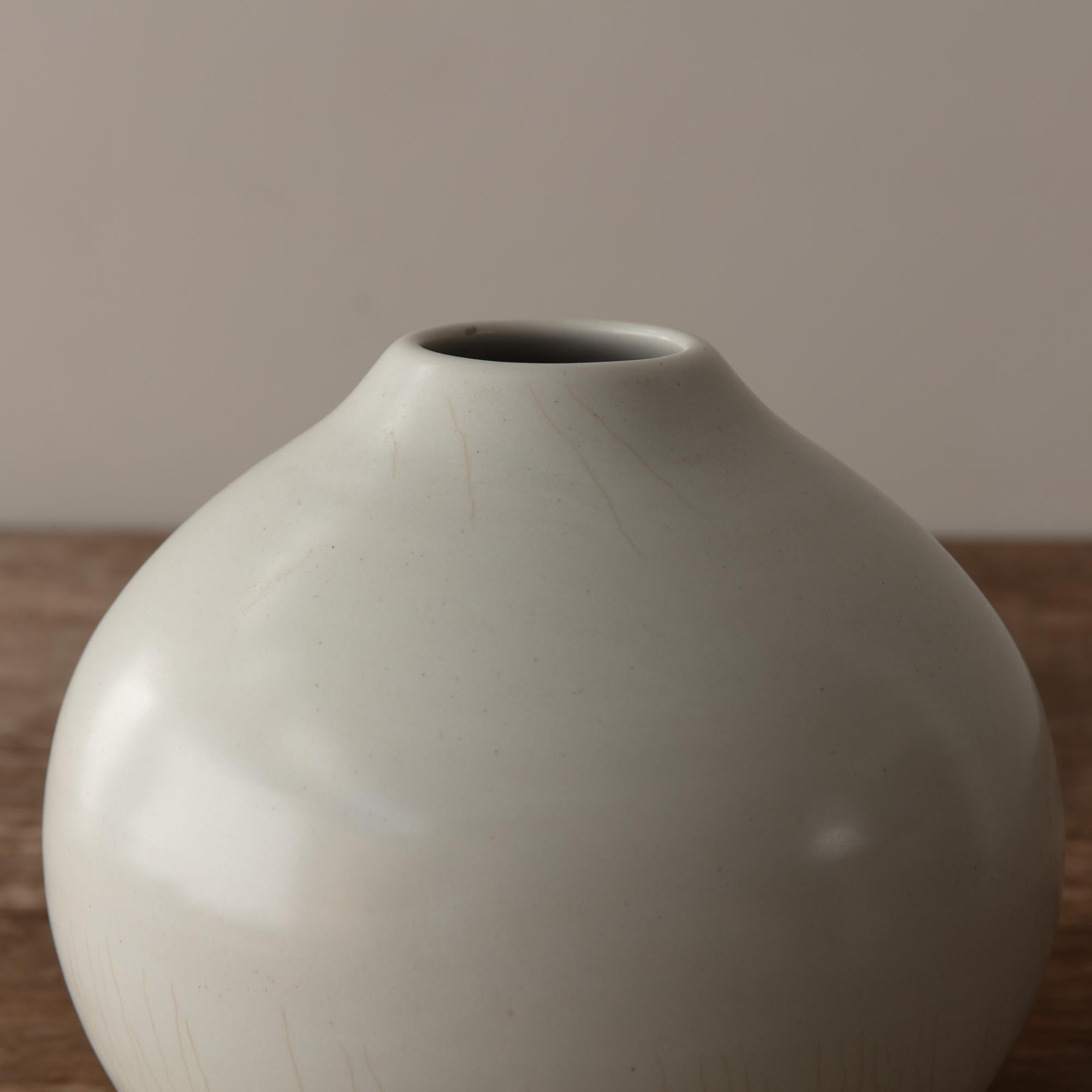 Vintage Japanese Hakuji White Vase, Small In Good Condition For Sale In Seattle, WA