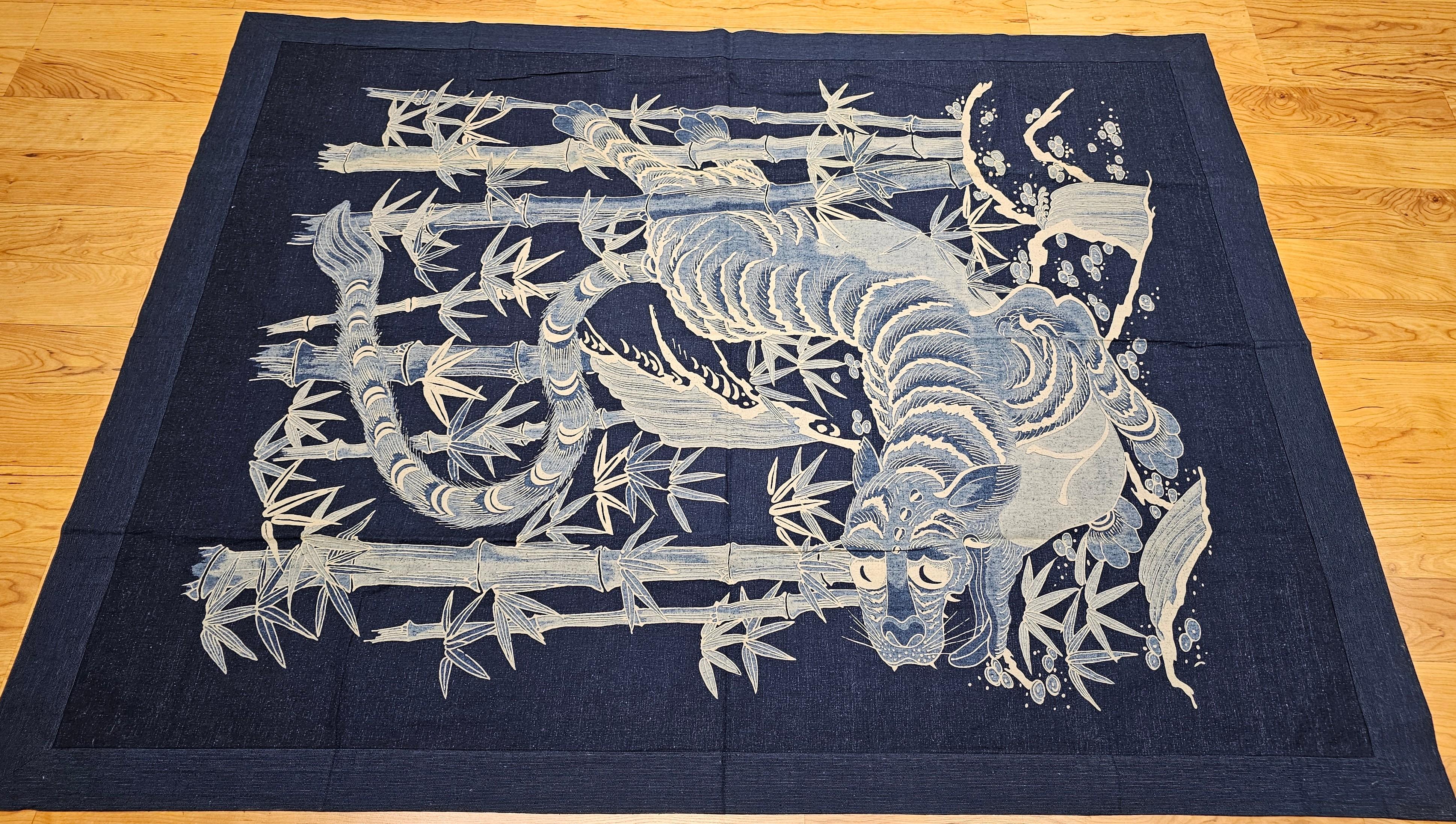 Textile indigo japonais artisanal représentant un tigre dans une forêt de bambou en vente 7