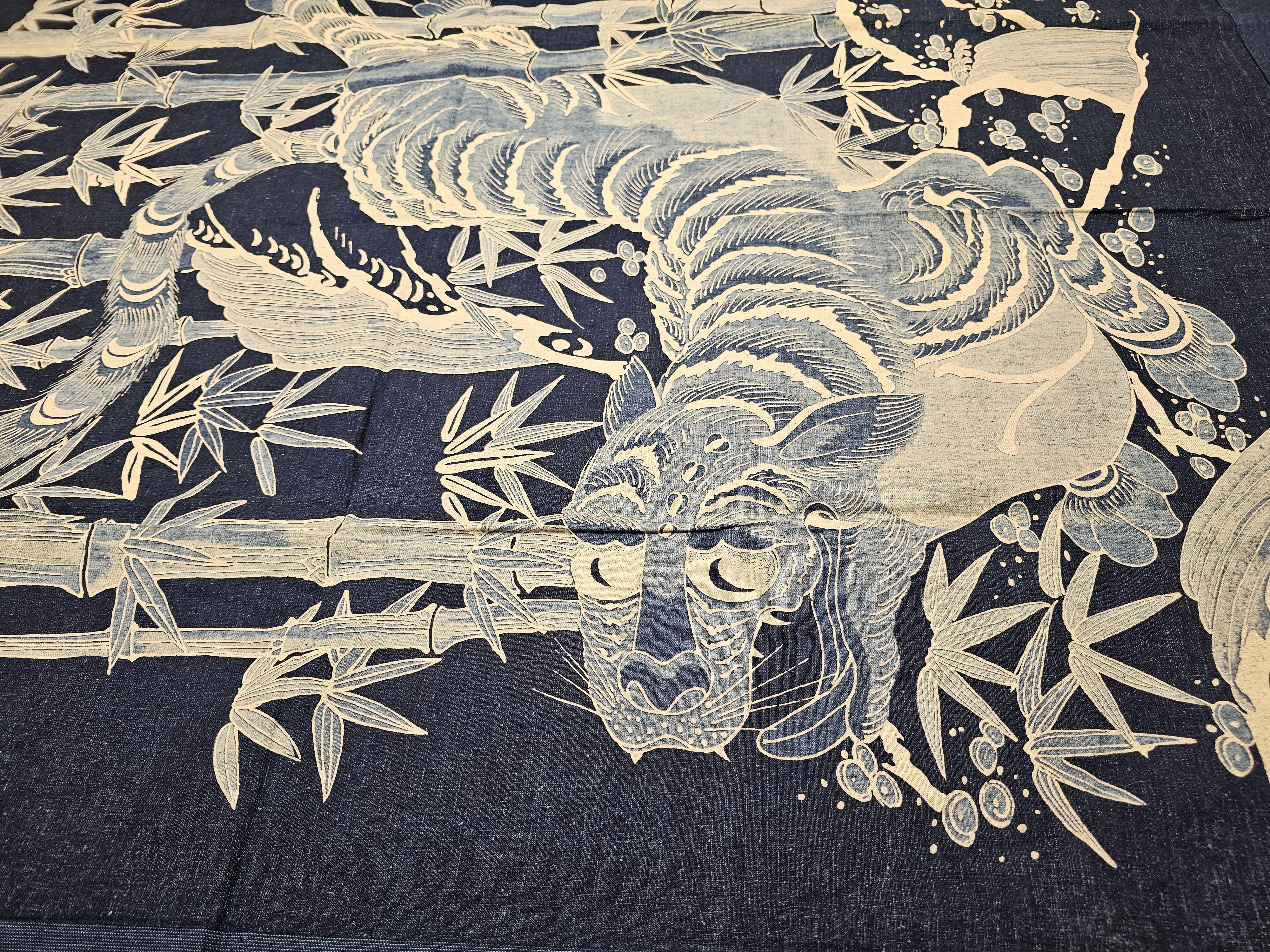 Coton Textile indigo japonais artisanal représentant un tigre dans une forêt de bambou en vente