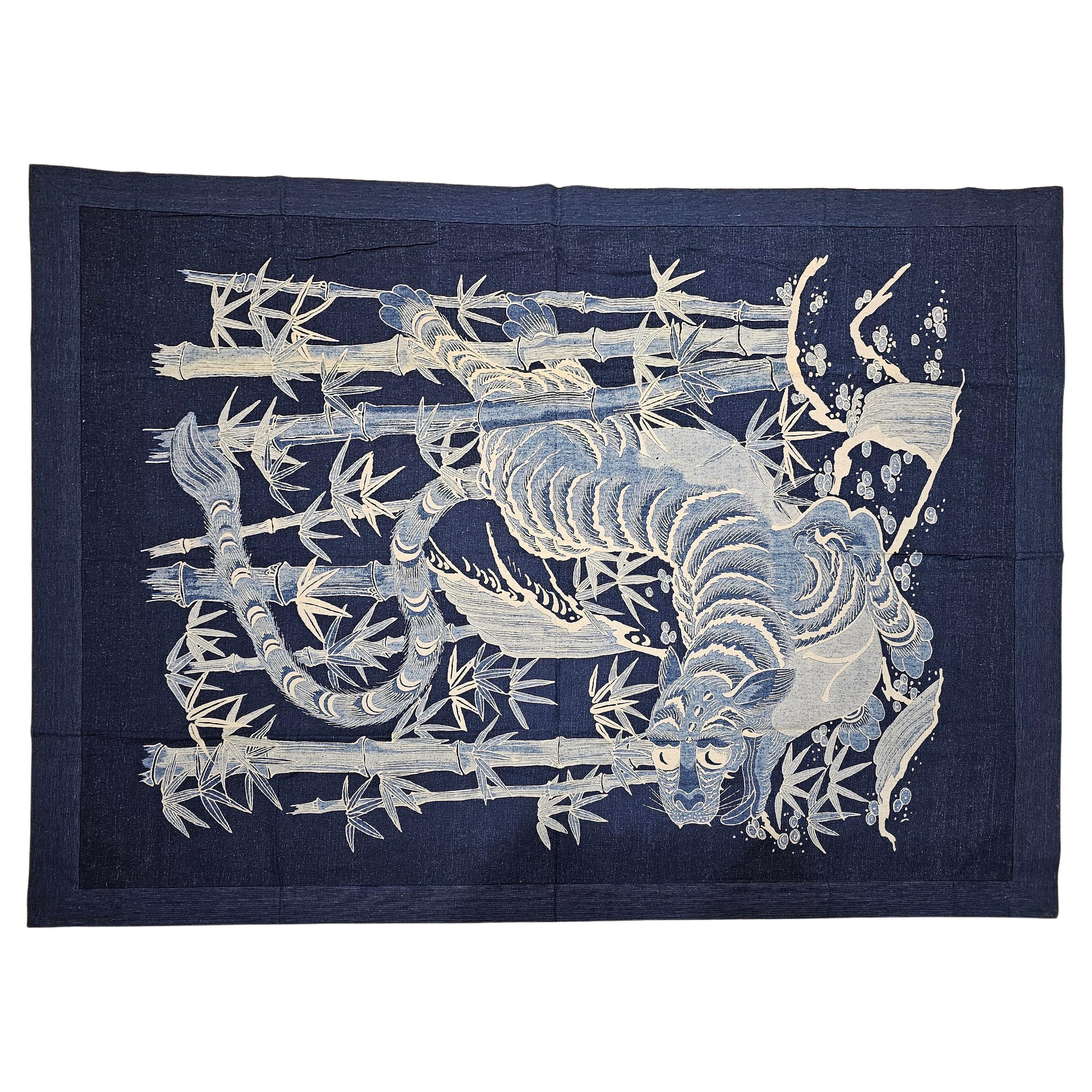 Textile indigo japonais artisanal représentant un tigre dans une forêt de bambou en vente
