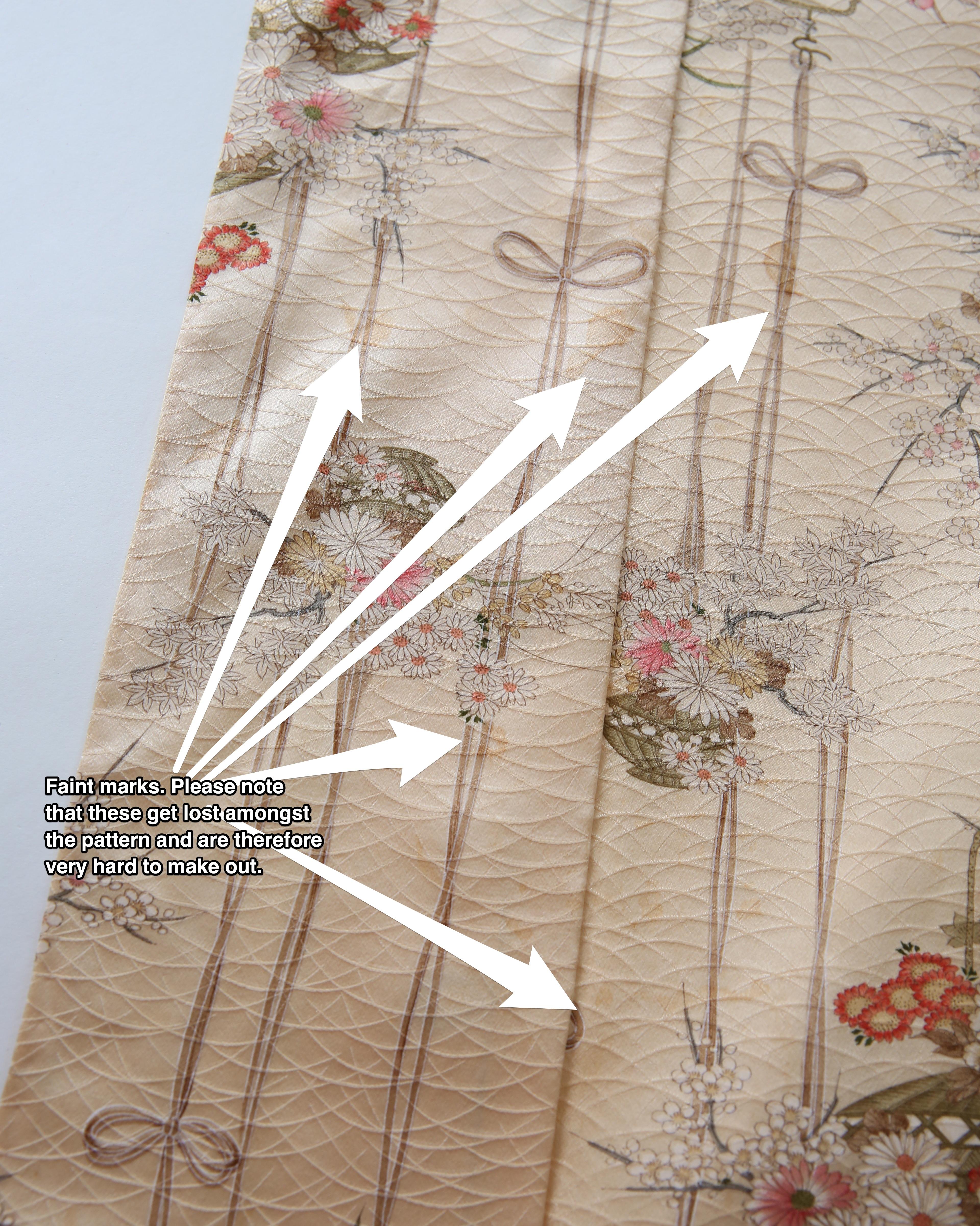 Kimono vintage japonés hecho a mano con seda floral melocotón sobre bata maxi en venta 6