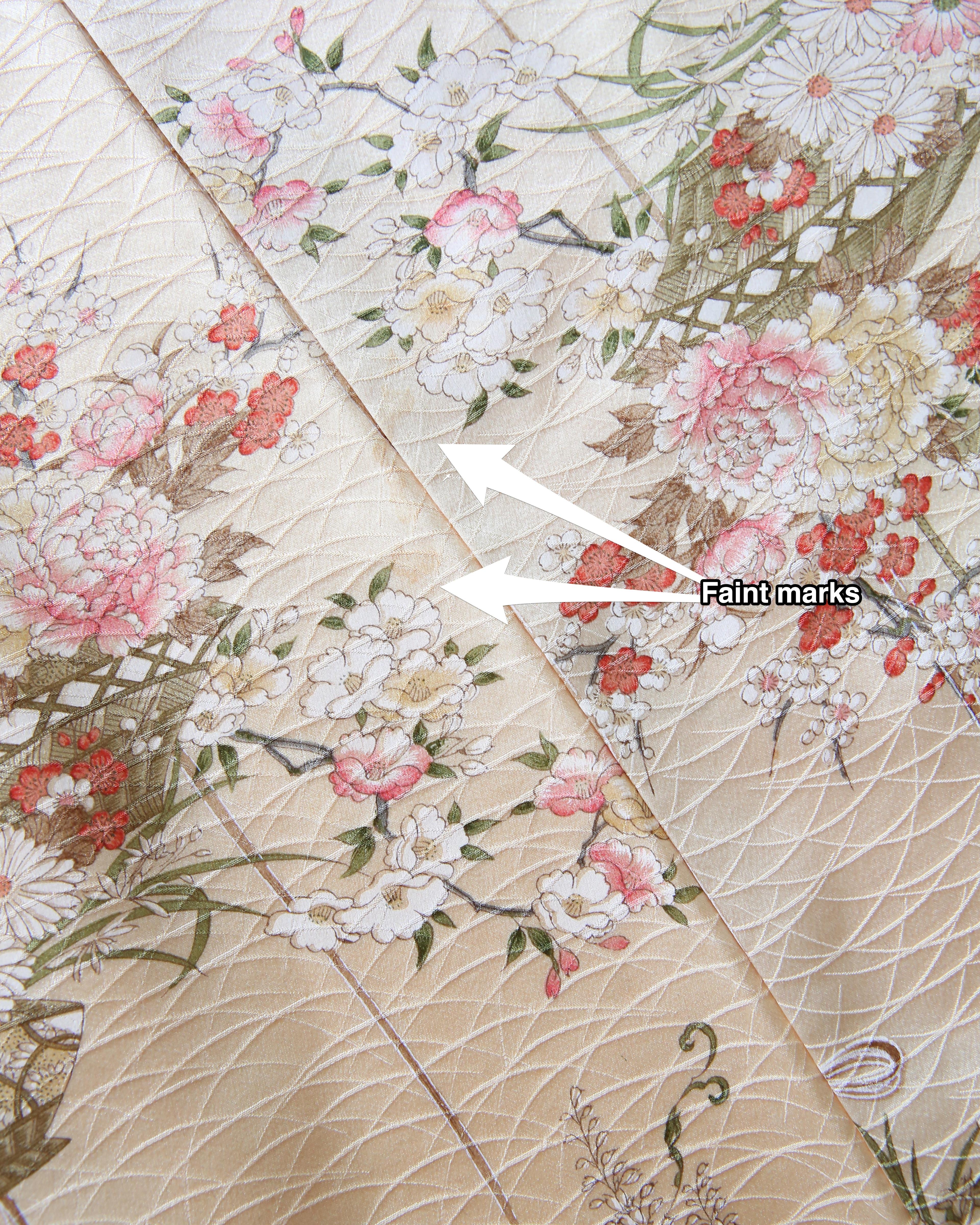 Kimono vintage japonés hecho a mano con seda floral melocotón sobre bata maxi en venta 7
