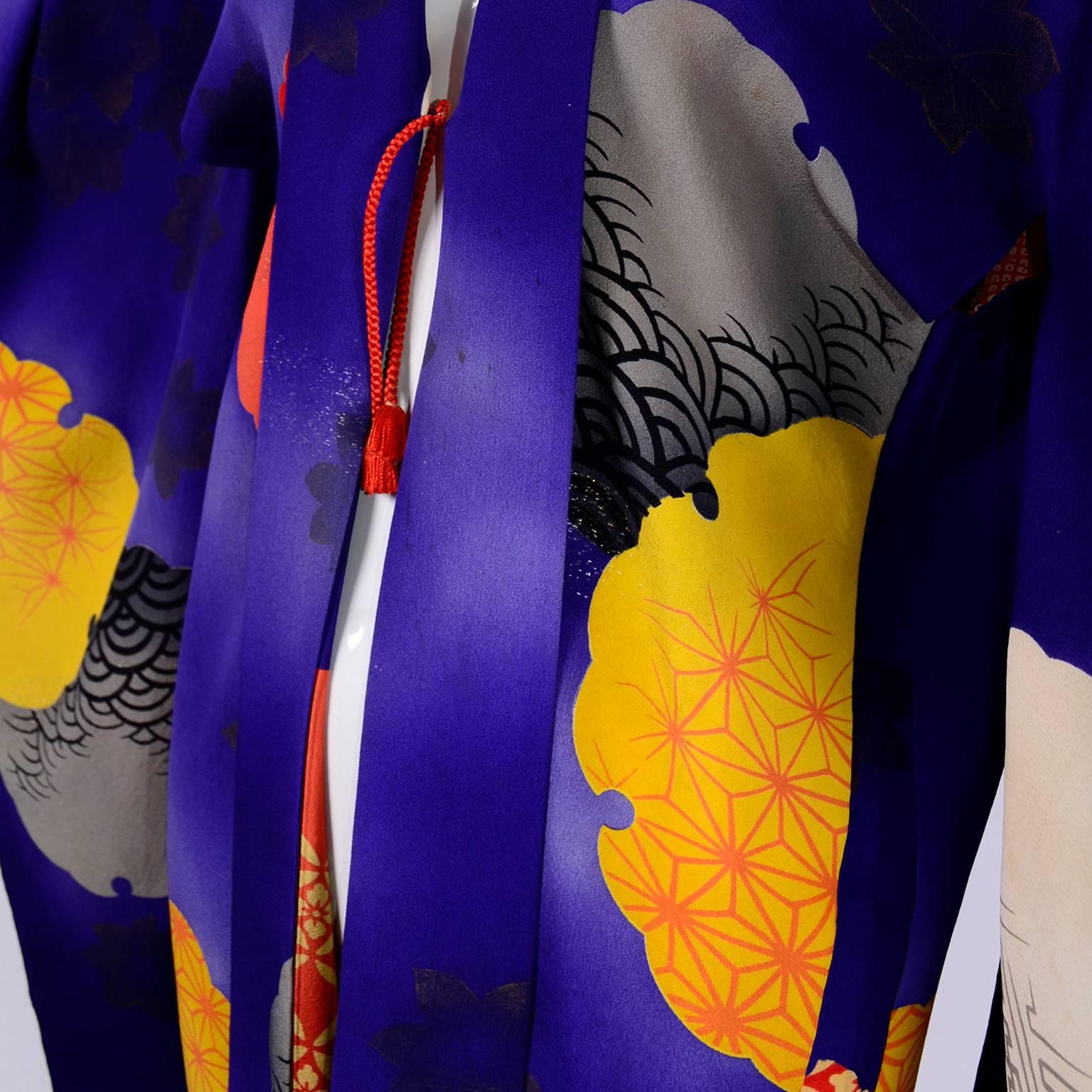 Japanese Vintage Purple Silk Haori Kimono Jacket with Orange / Yellow Mon Crests In New Condition In Portland, OR